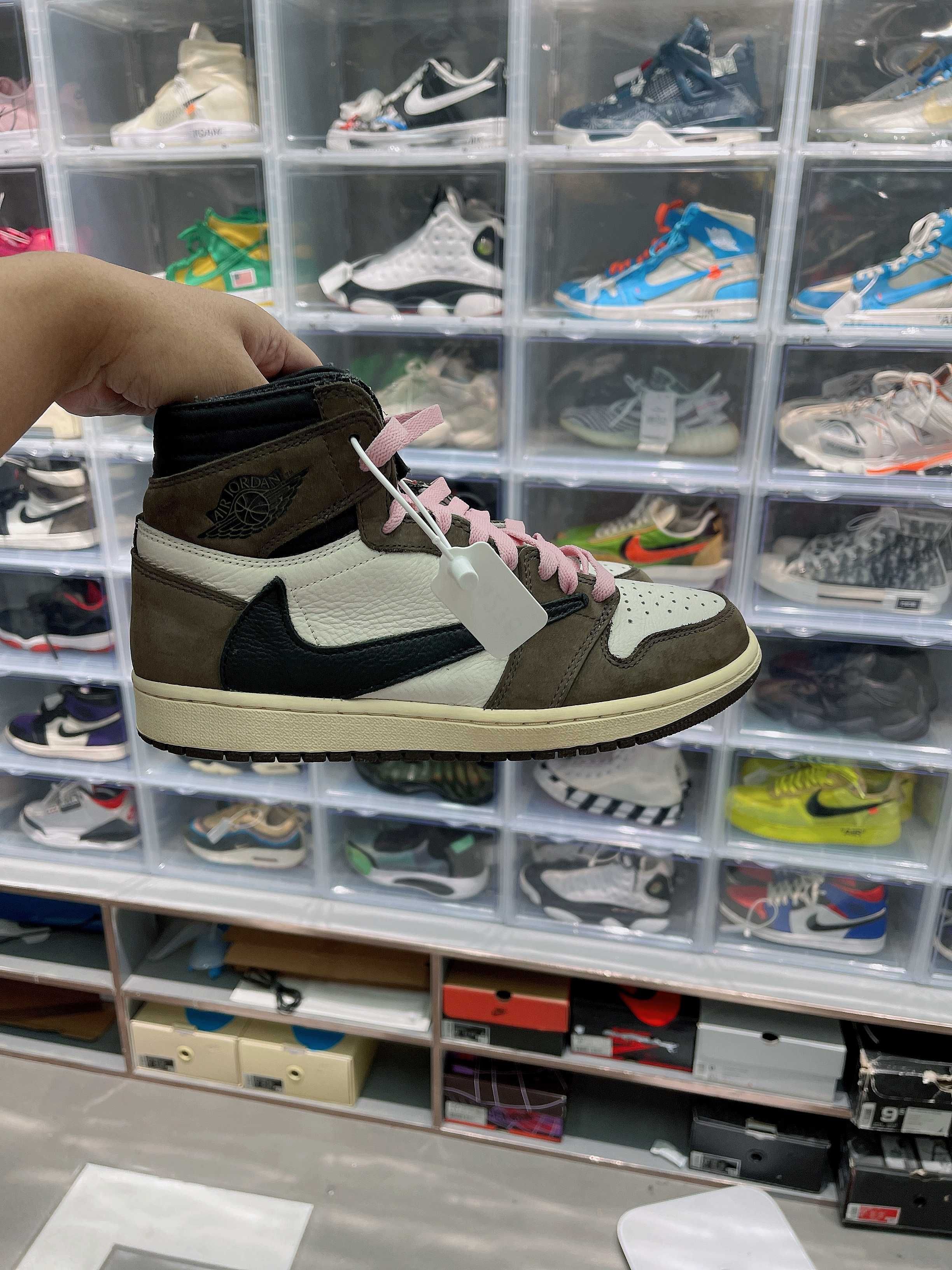 Travis Scott × Nike Air Jordan 1 Retro High OG TS SP "Sail/Dark Mocha"