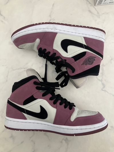 Nike Women's Air Jordan 1 Mid "Berry Pink"