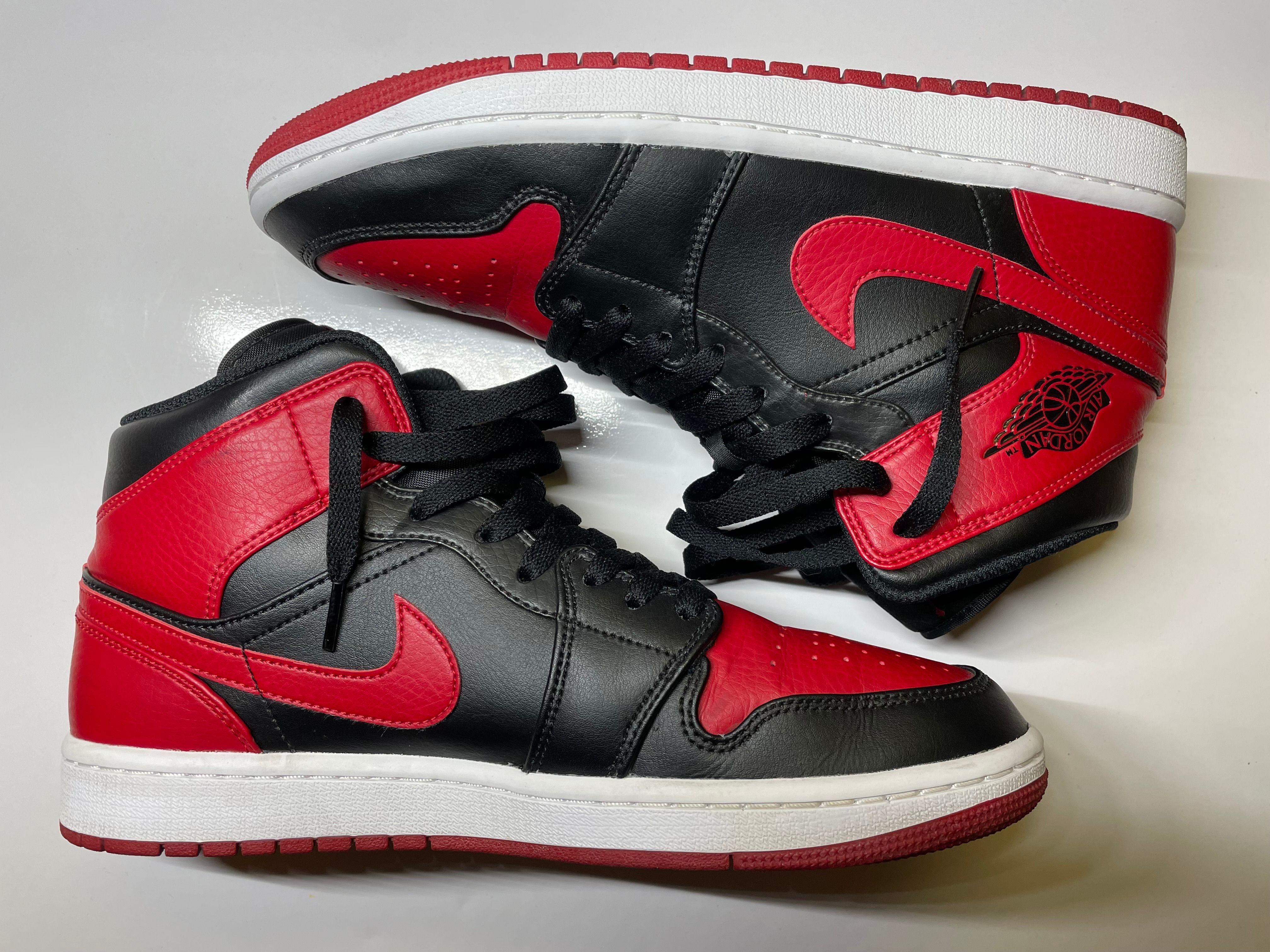 Nike Air Jordan 1 Mid "Bred"