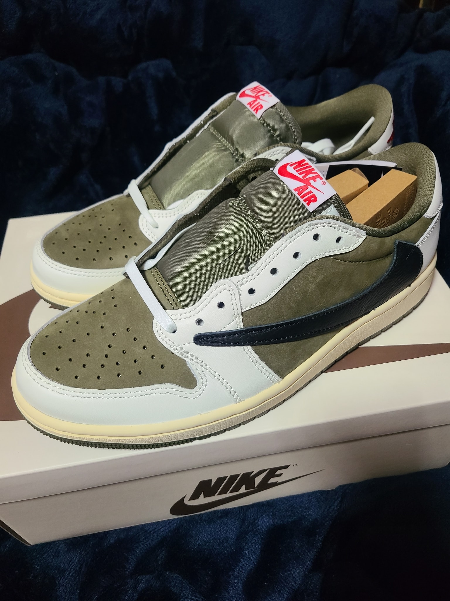 Travis Scott × Nike Air Jordan 1 Low OG SP "Reverse Olive"