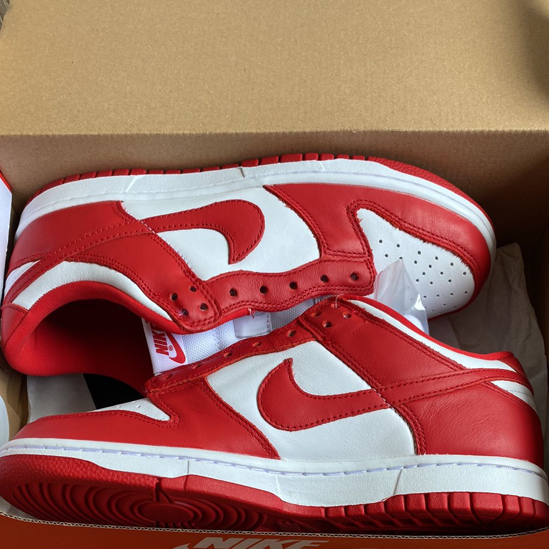 Nike Dunk Low SP "White and University Red"
