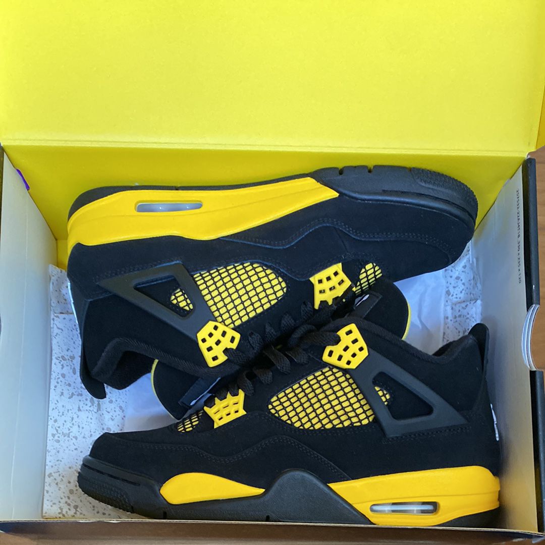 Nike Air Jordan 4 Retro "Thunder"(2023)