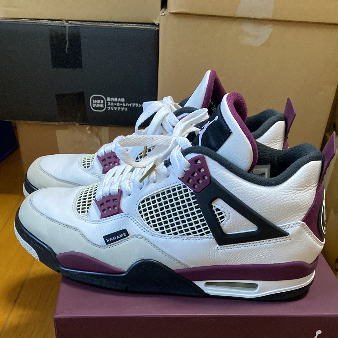 パリ・サンジェルマン × ナイキ エアジョーダン4 レトロ  "ホワイト/ボルドー/ニュートラルグレー"