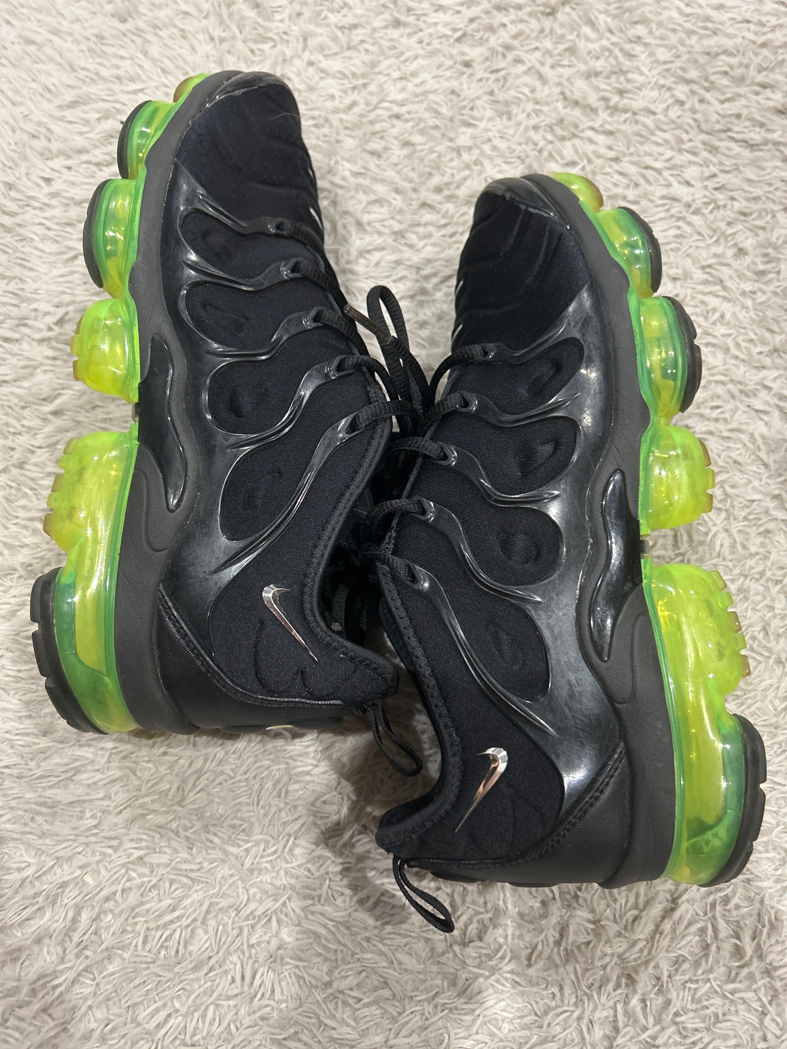 Nike Air Vapormax Plus "Black/Volt Sole"