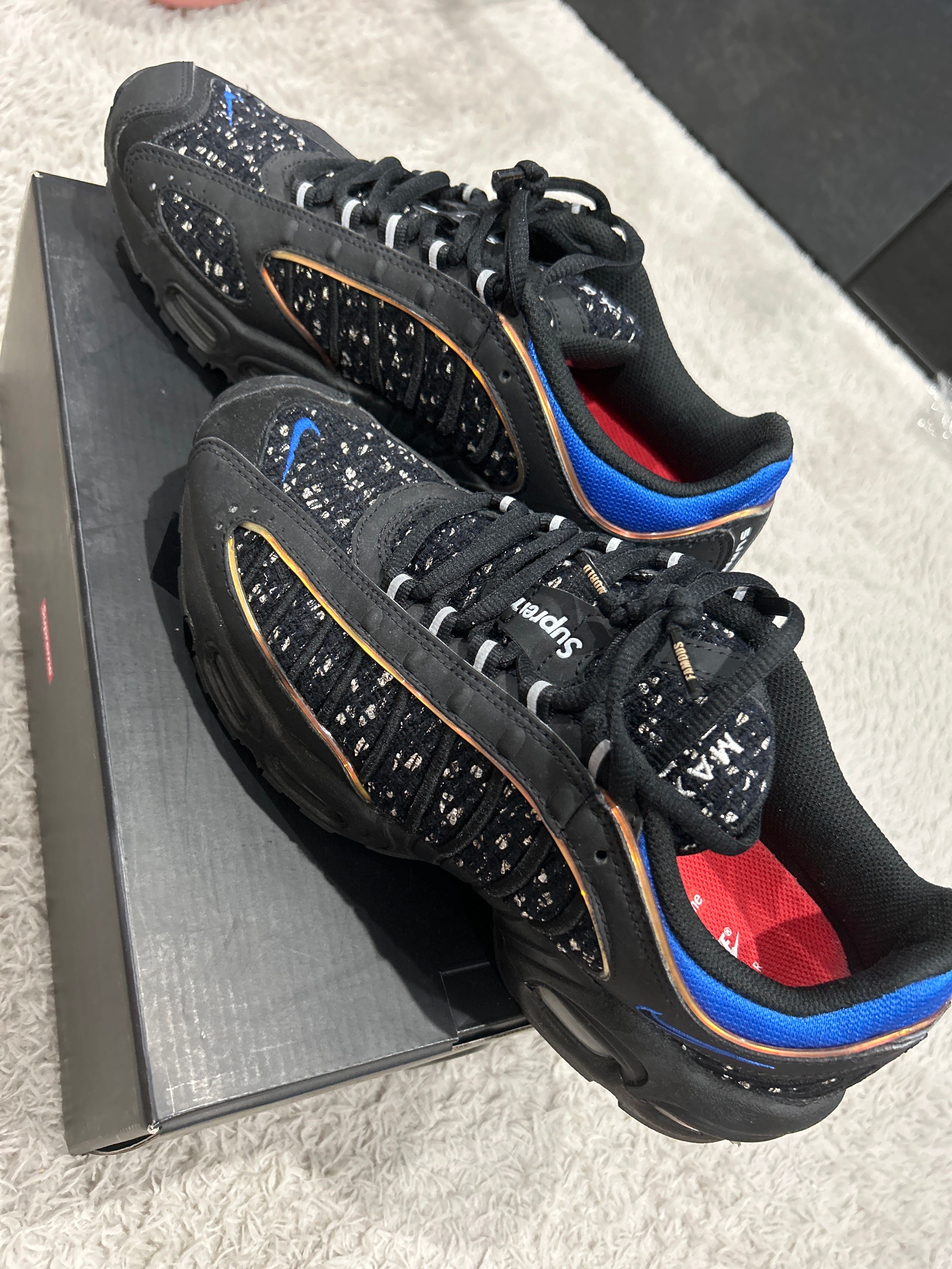 Supreme × Nike Air Max Tailwind 4 "Black"