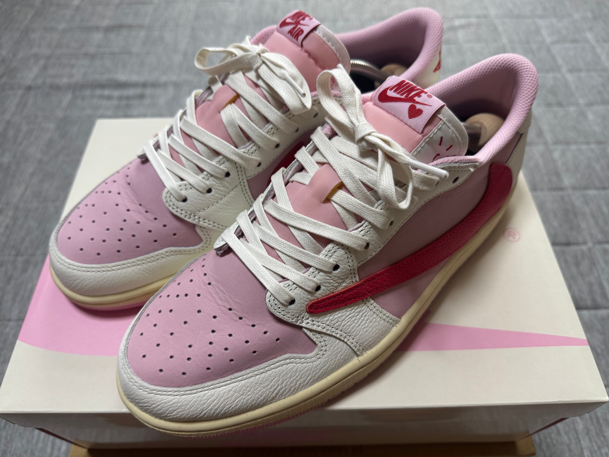 Travis Scott × Nike Air Jordan 1 Retro Low OG "Sail/Tropical Pink"