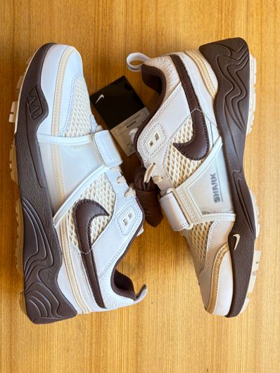 Travis Scott × Nike Zoom Field Jaxx "White and Light Chocolate"