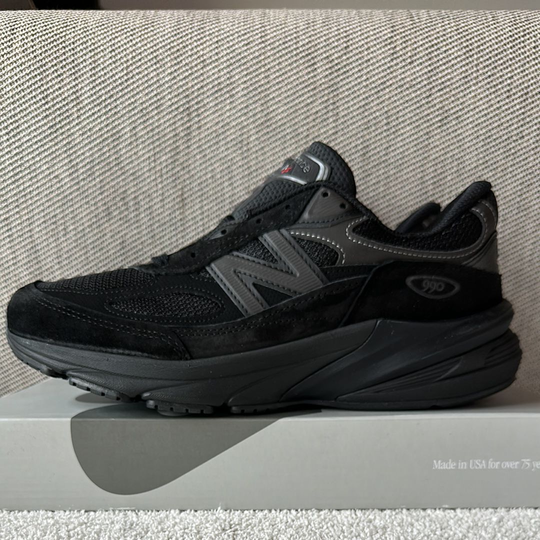 New Balance 990V6 "Triple Black"
