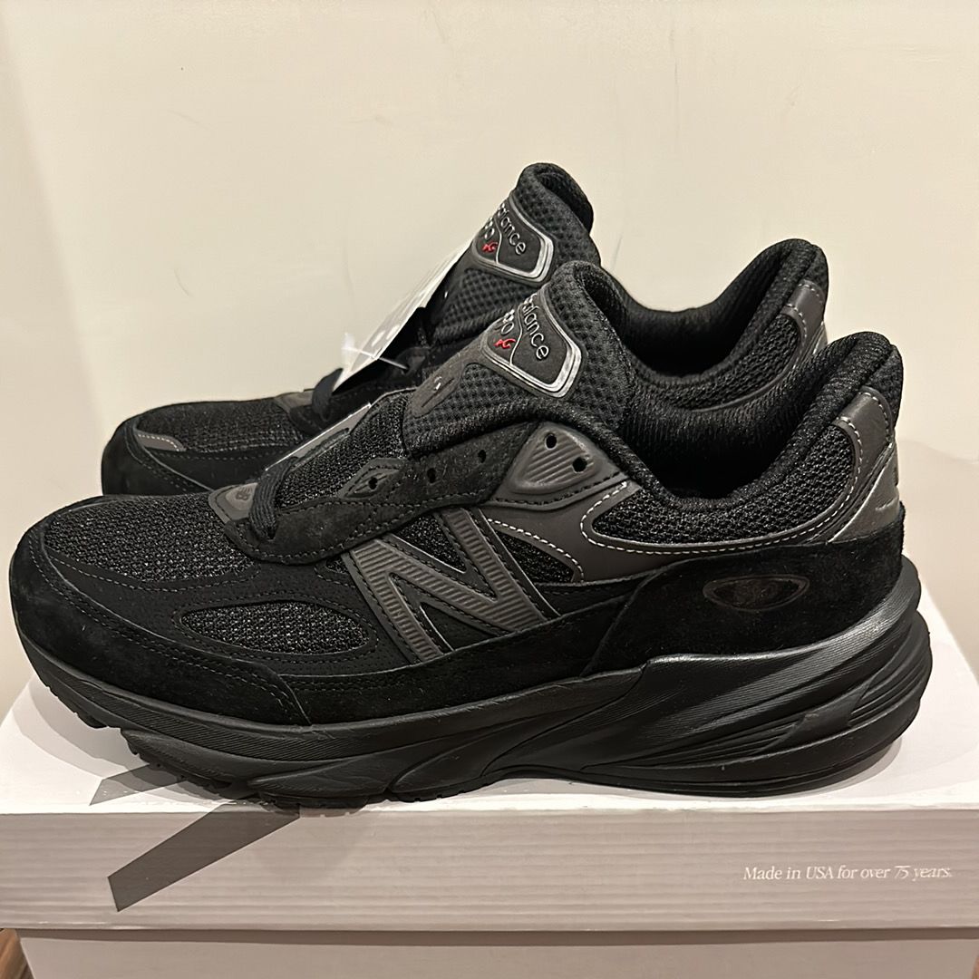 New Balance 990V6 "Triple Black"
