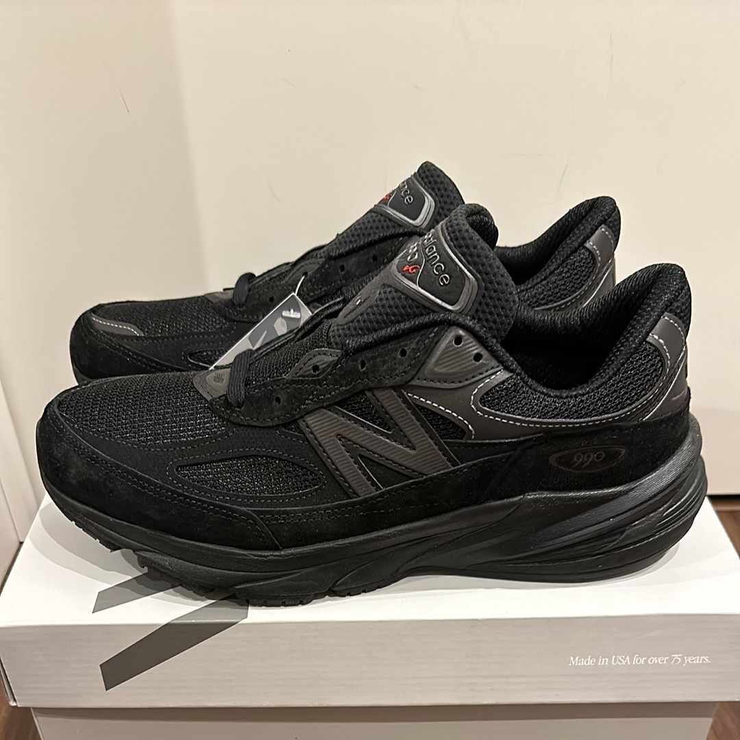 New Balance 990V6 "Triple Black"