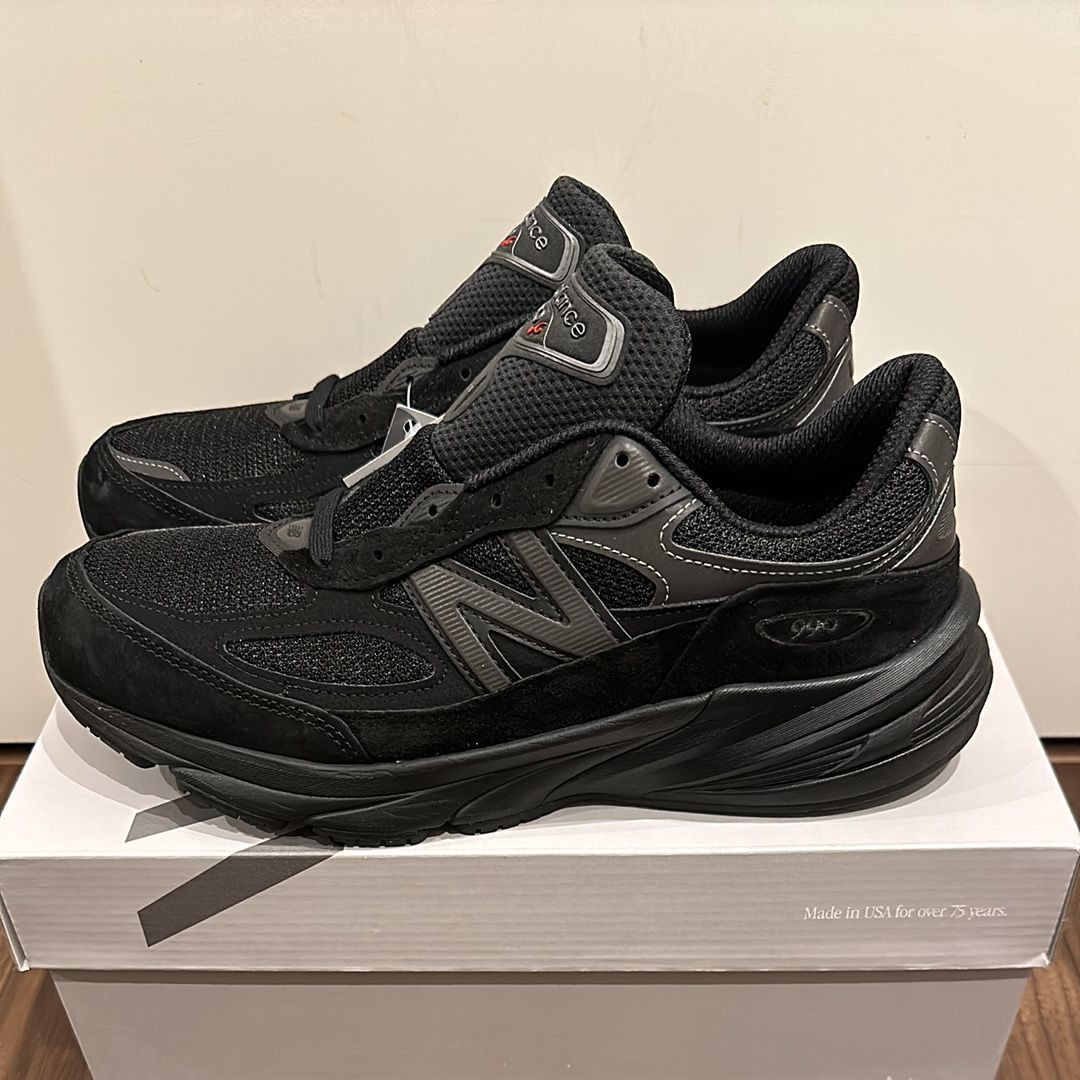 New Balance 990V6 "Triple Black"