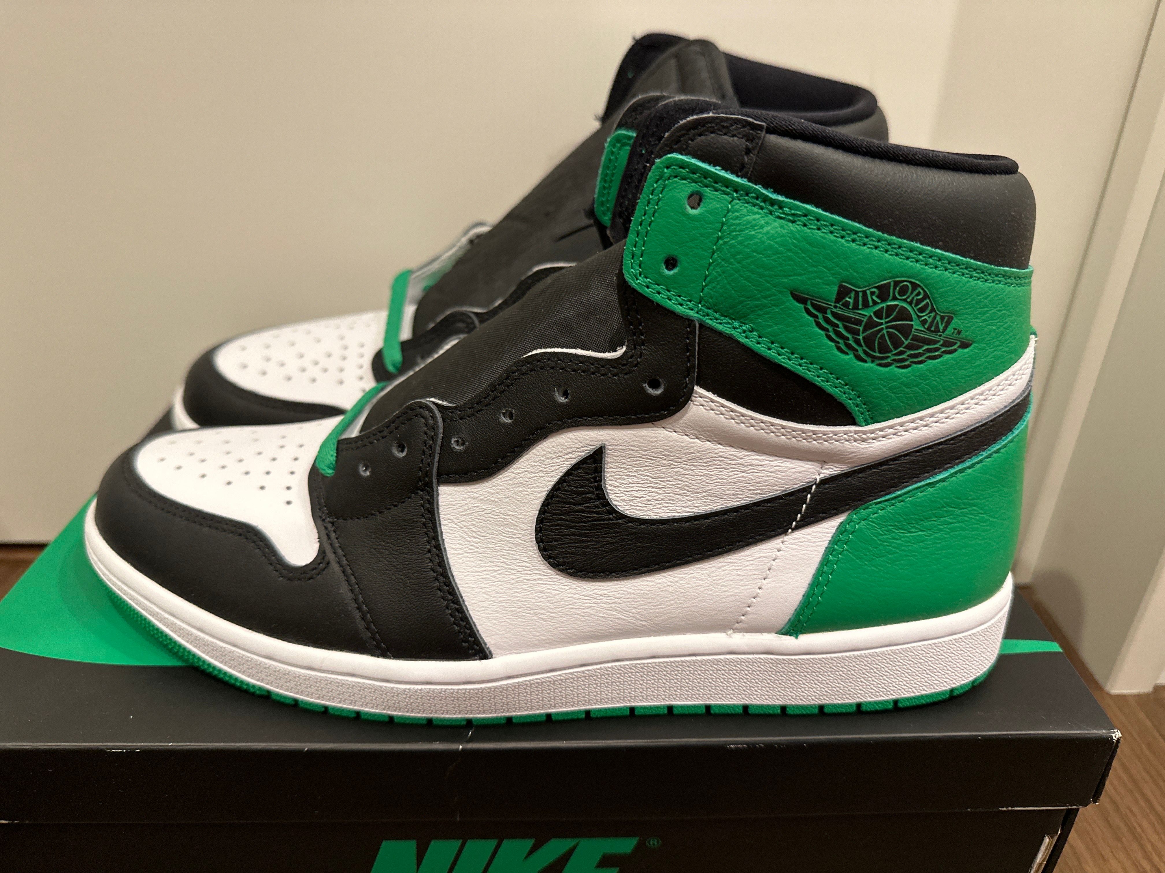 Nike Air Jordan 1 Retro High OG "Celtics/Black and Lucky Green" (2023)