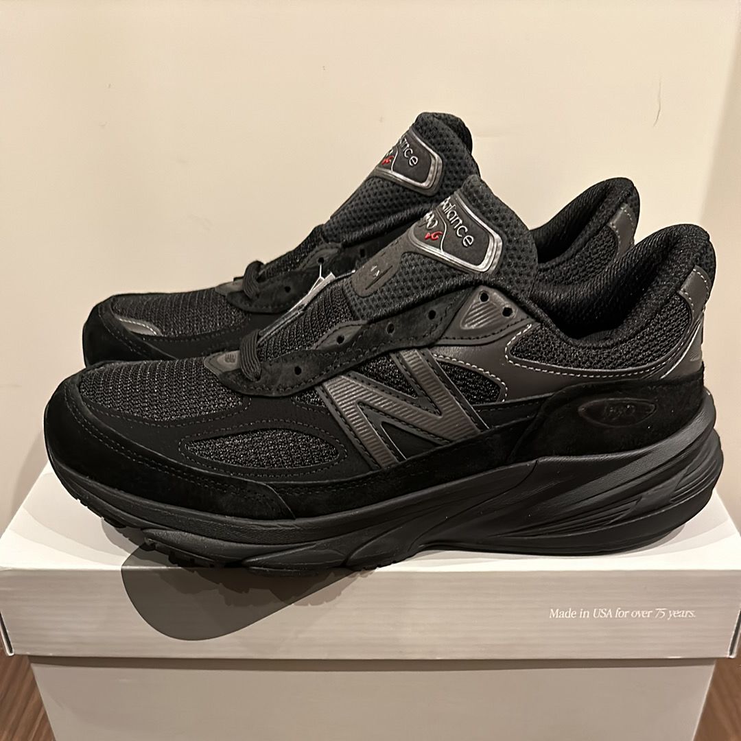 New Balance 990V6 "Triple Black"
