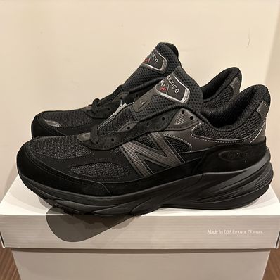 New Balance 990V6 "Triple Black"
