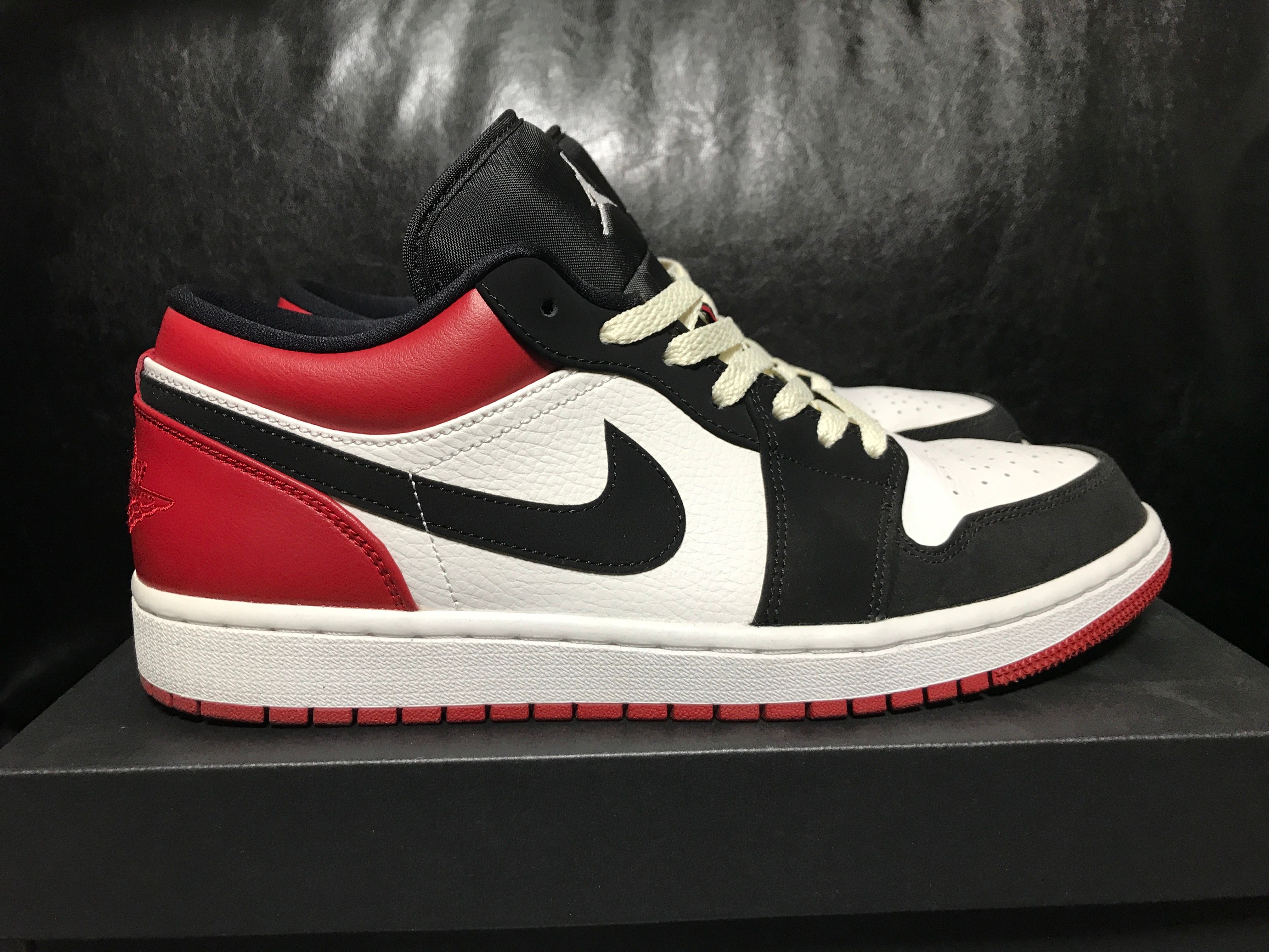 Nike Air Jordan 1 Low "Black Toe"