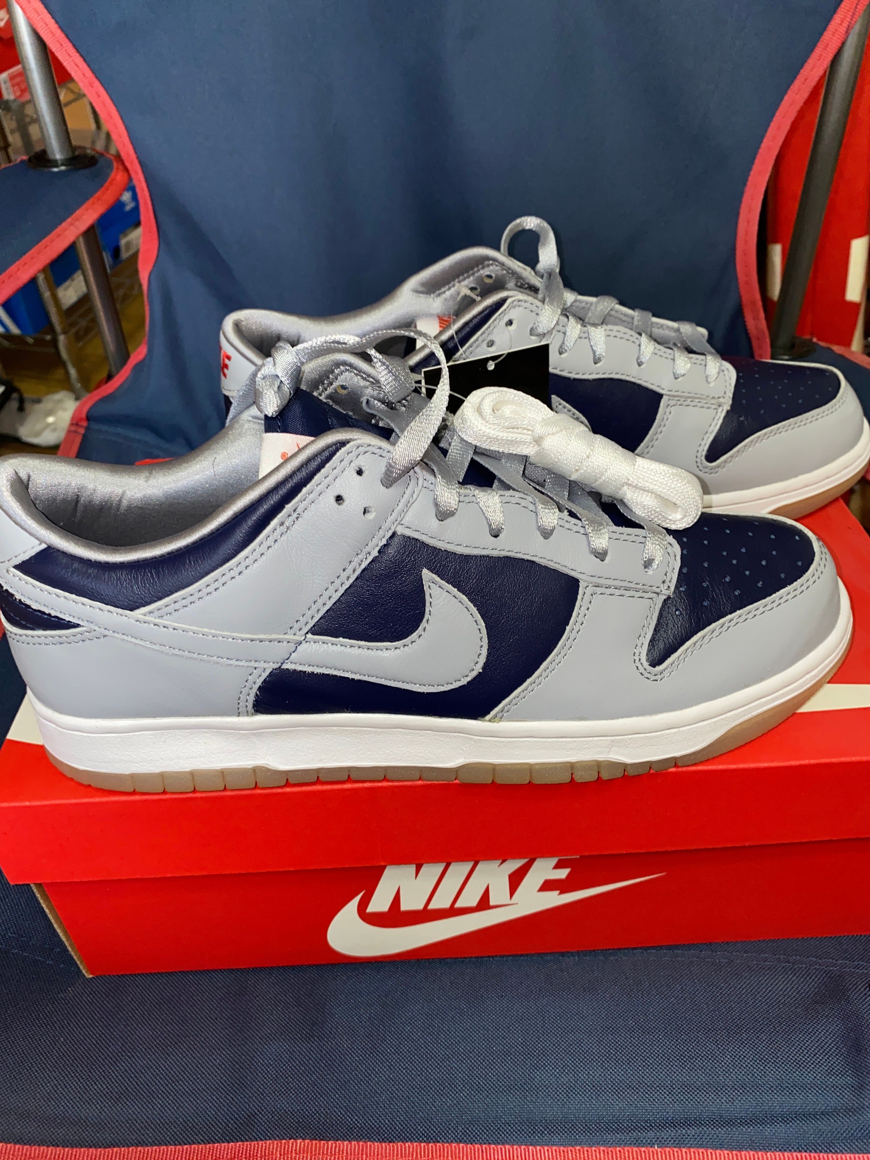 NIKE Women's DUNK LOW "COLLEGE NAVY"