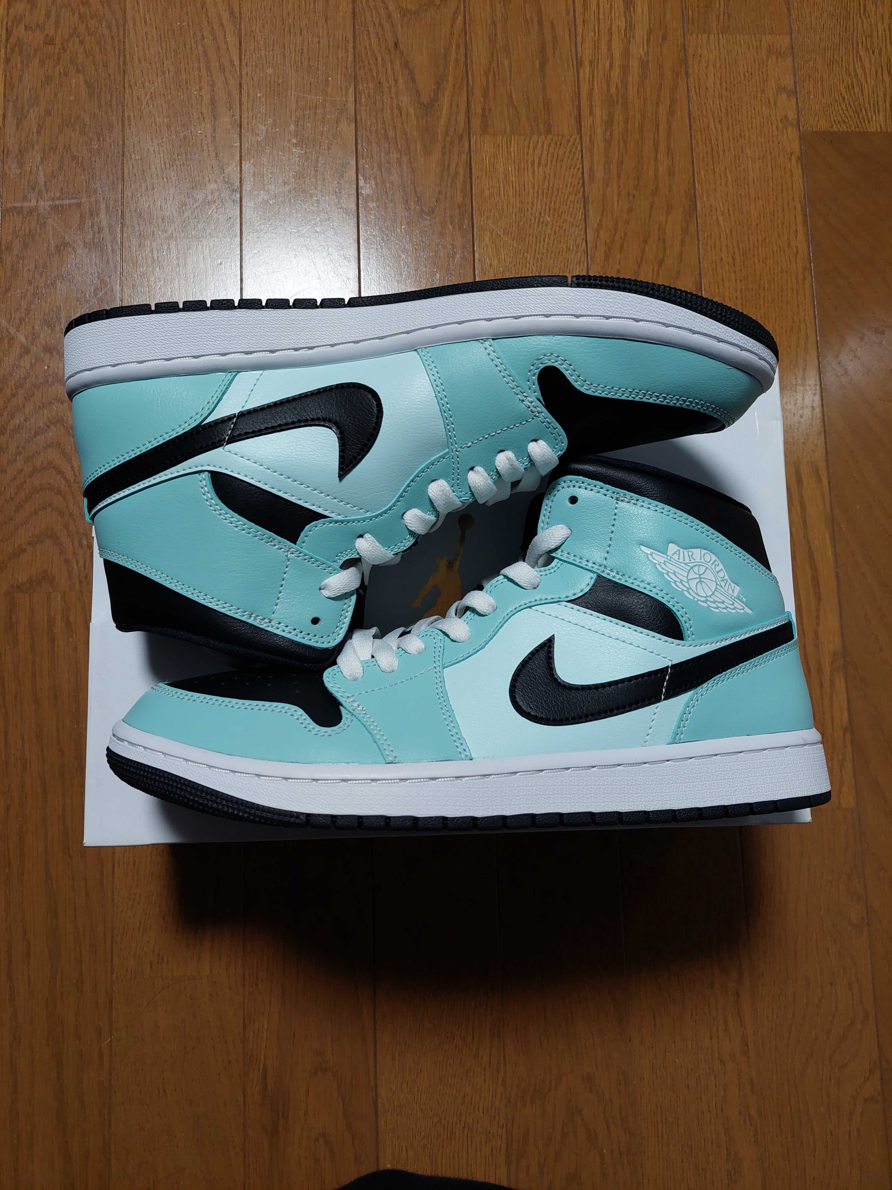 NIKE Women's AIR JORDAN 1 MID "AQUA BLUE"
