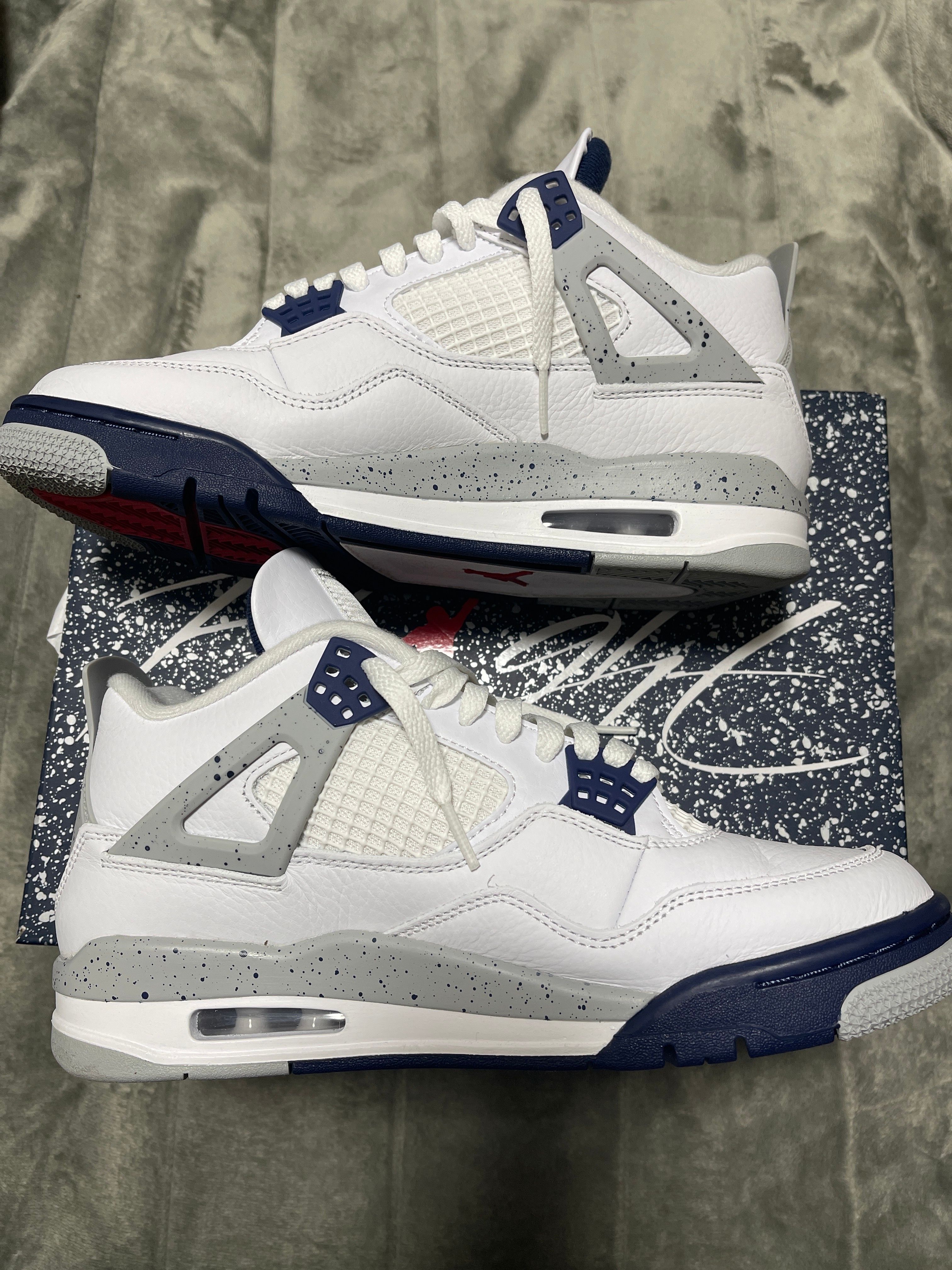 Nike Air Jordan 4 "Midnight Navy"