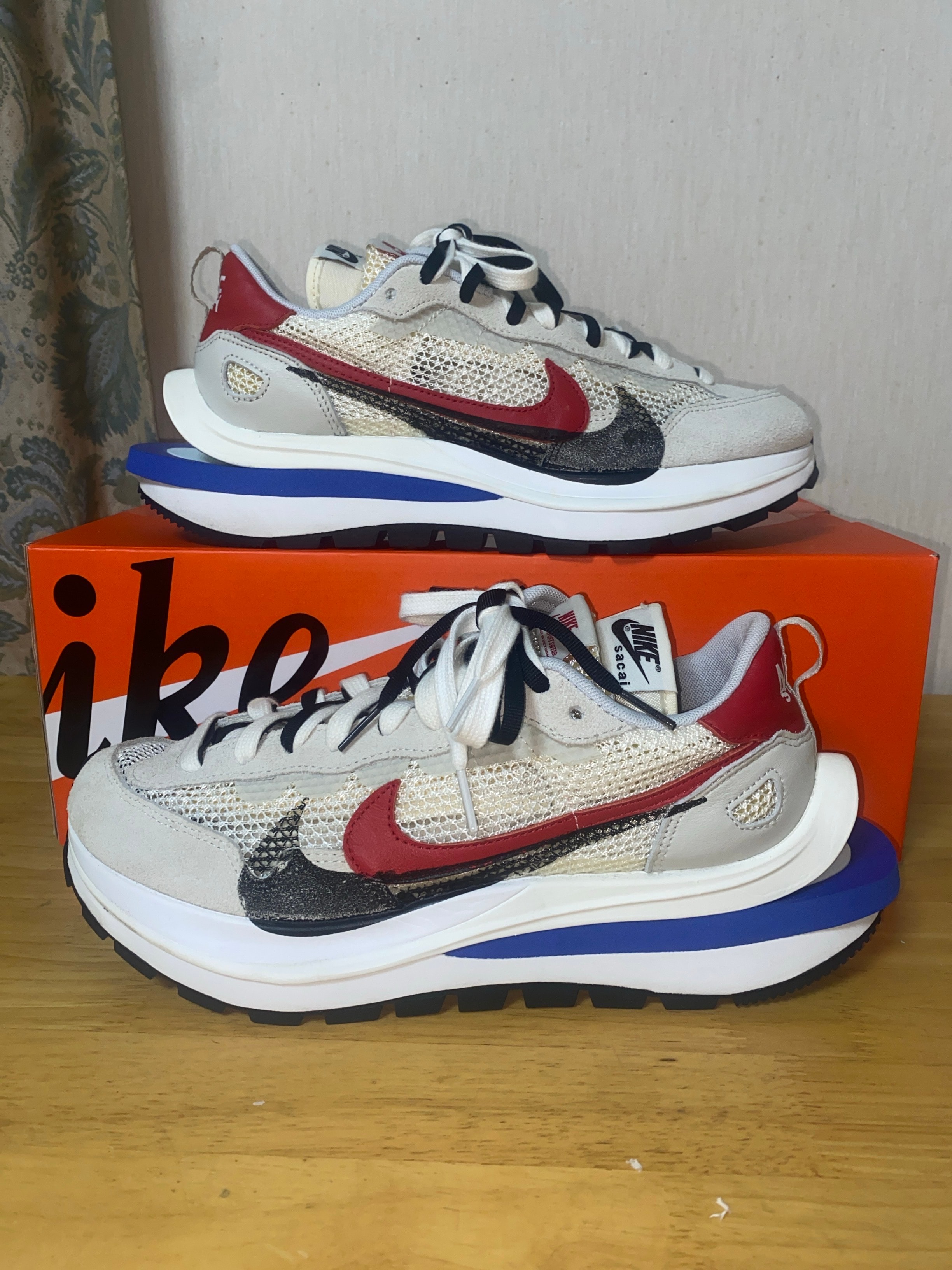 sacai × Nike Vapor Waffle "Royal Fuchsia"