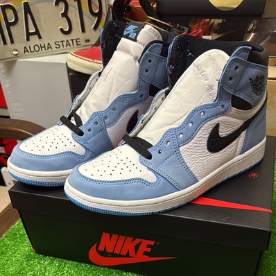 Nike Air Jordan 1 High OG "University Blue"