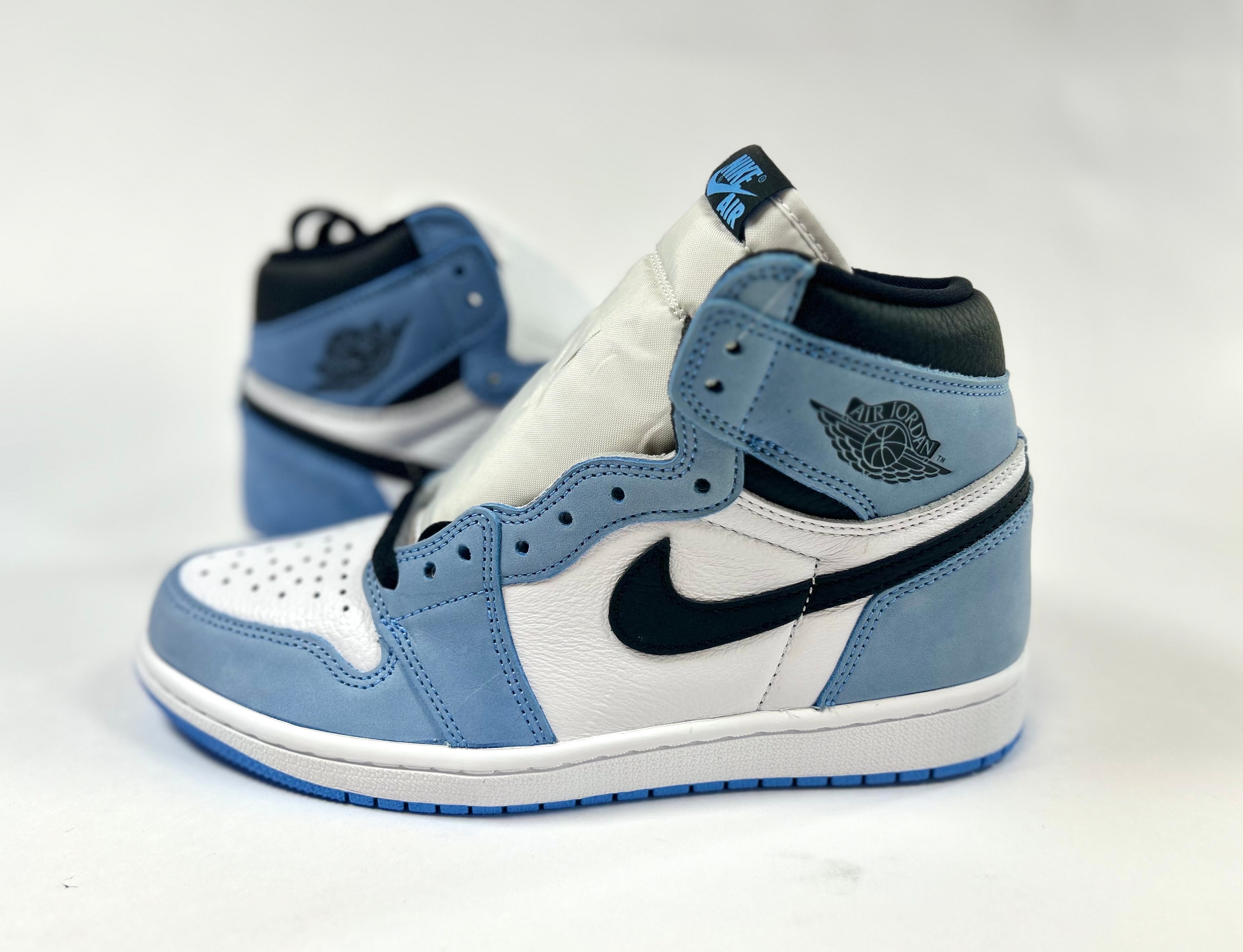 Nike Air Jordan 1 High OG "University Blue"