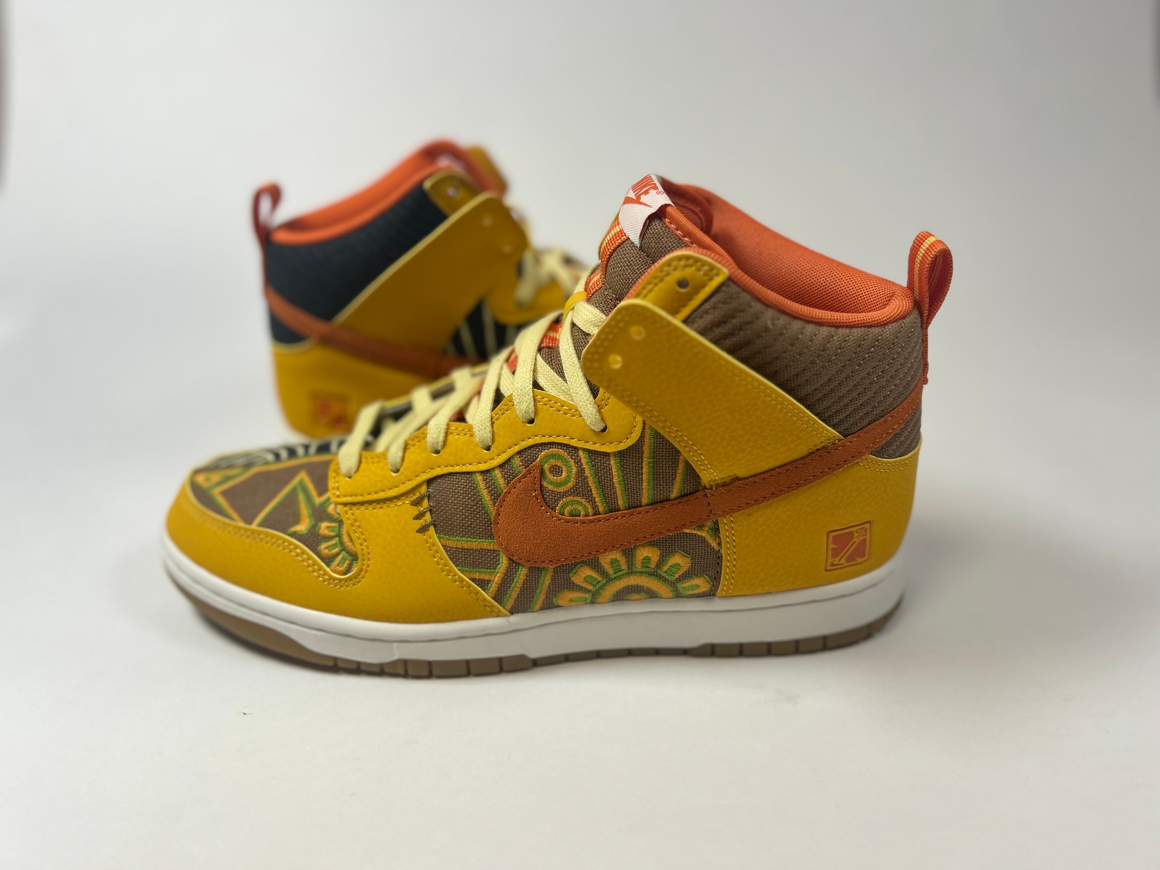 Nike Dunk High Somos Familia 