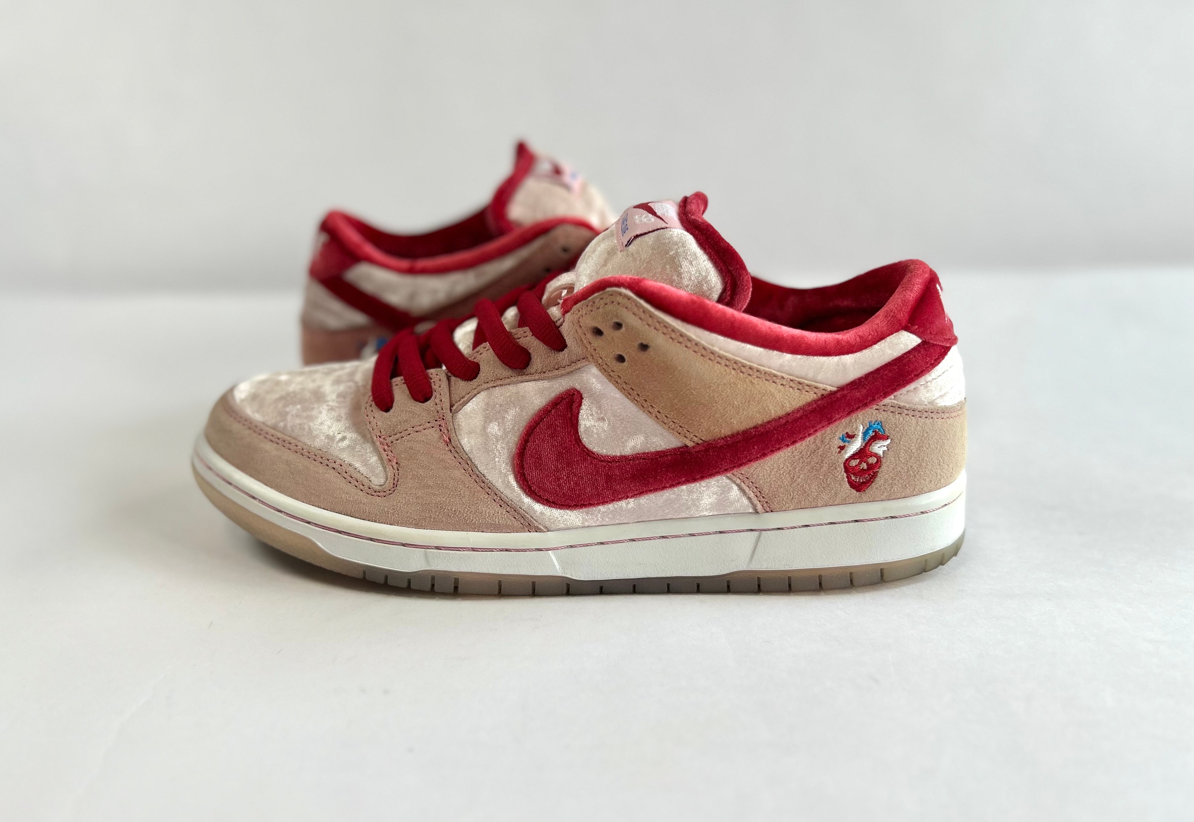 Strangelove × Nike SB Dunk Low "Valentine’s Day"