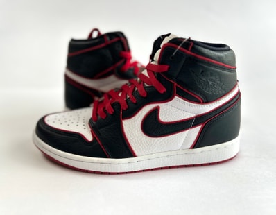 Nike Air Jordan 1 Retro High OG "Blood Line"