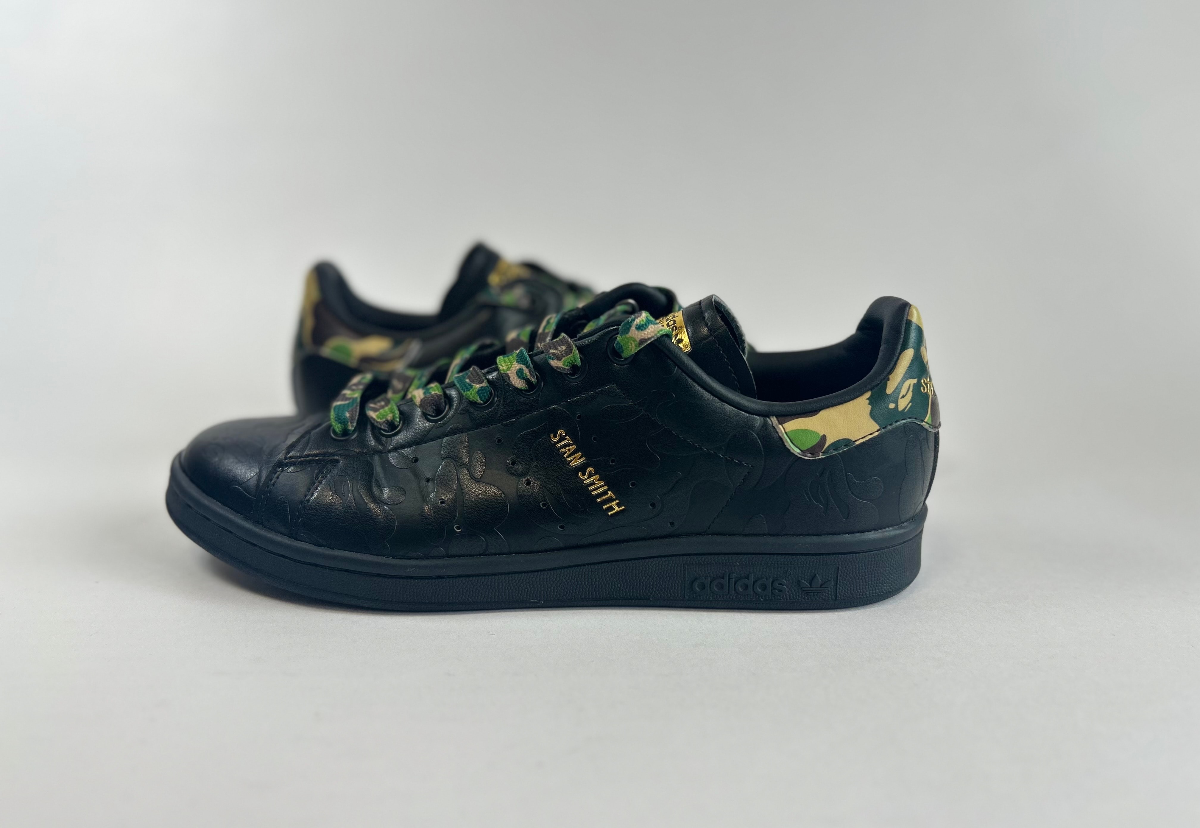 アベイシングエイプ × アディダス オリジナルス スタンスミス 30周年 アニバーサリー "ブラック"