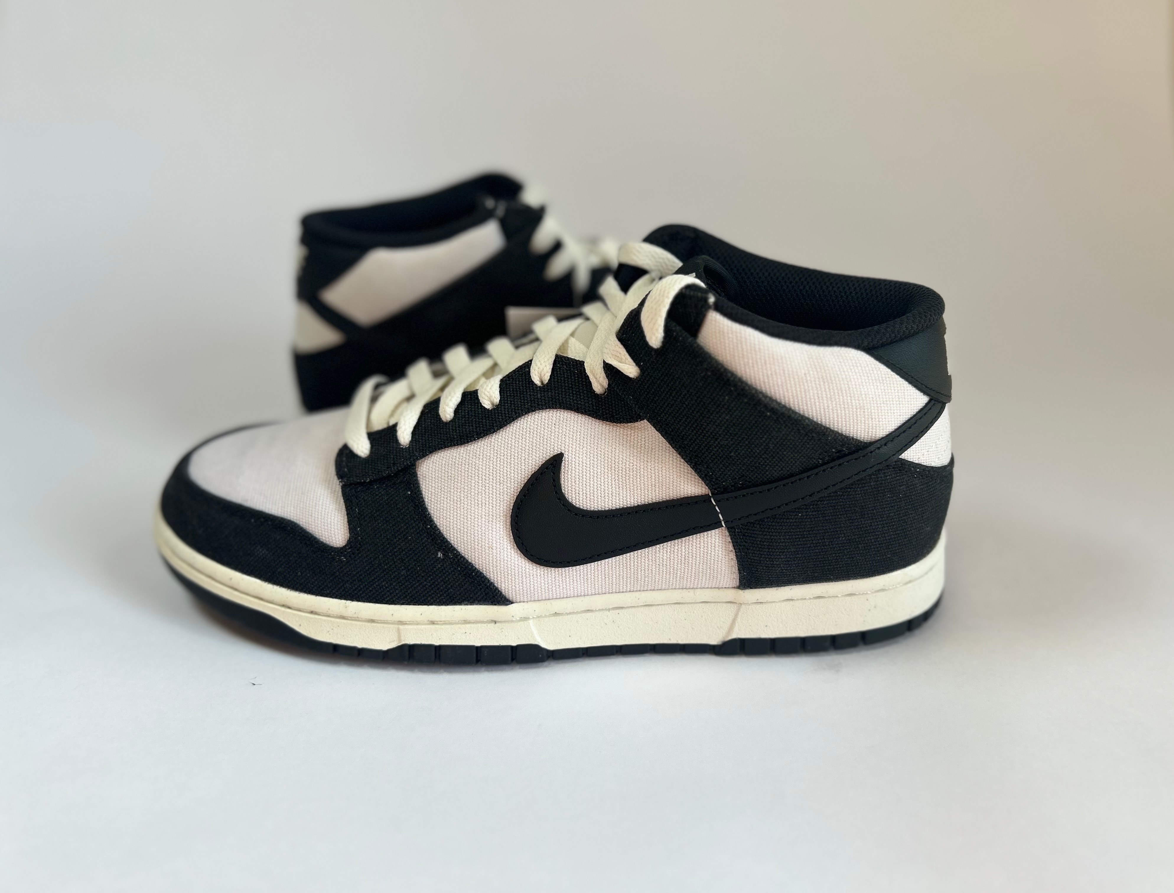 Nike Dunk Mid "Panda"