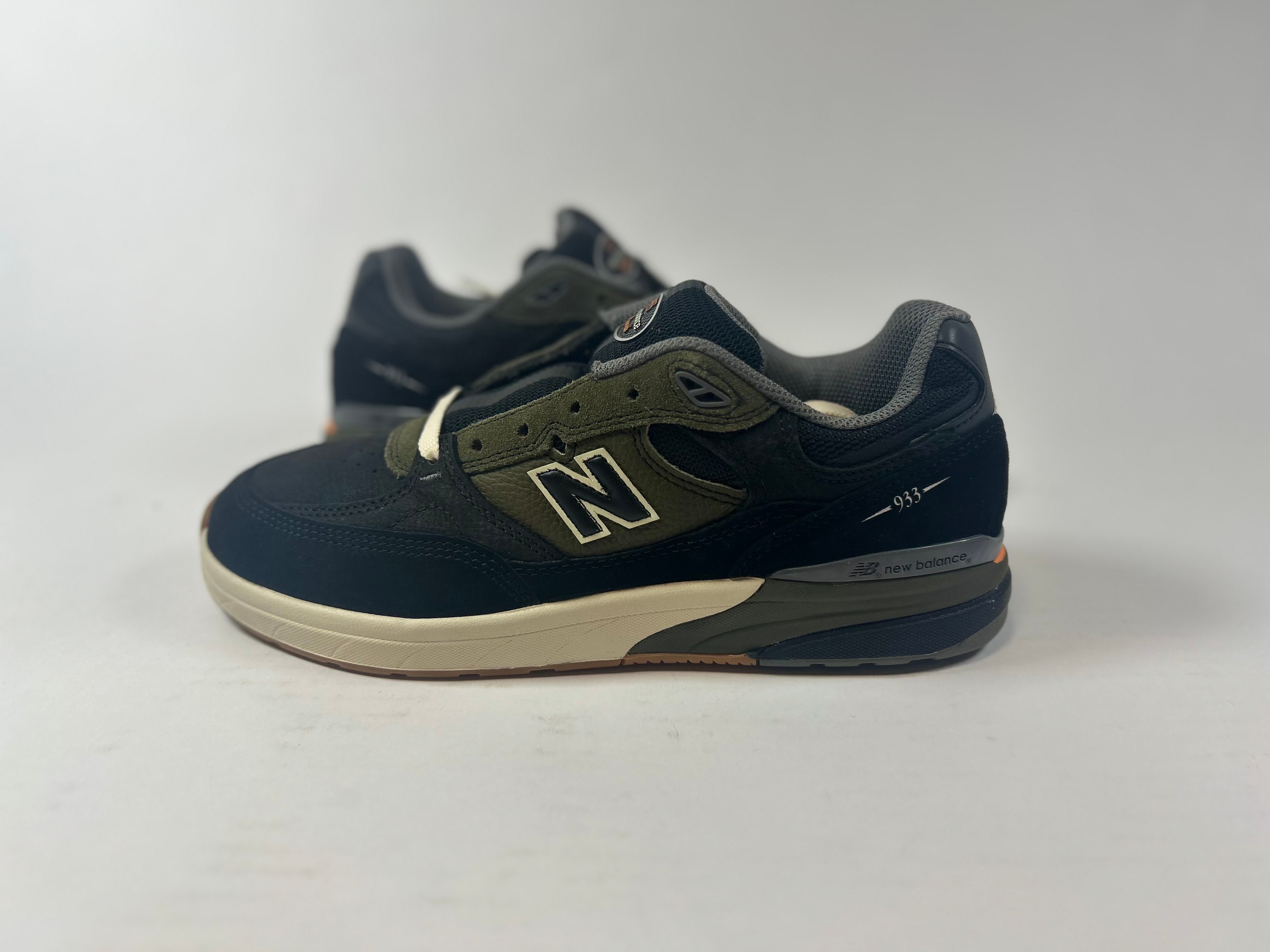 New Balance Numeric Andrew Reynolds 933 "Black/Olive"