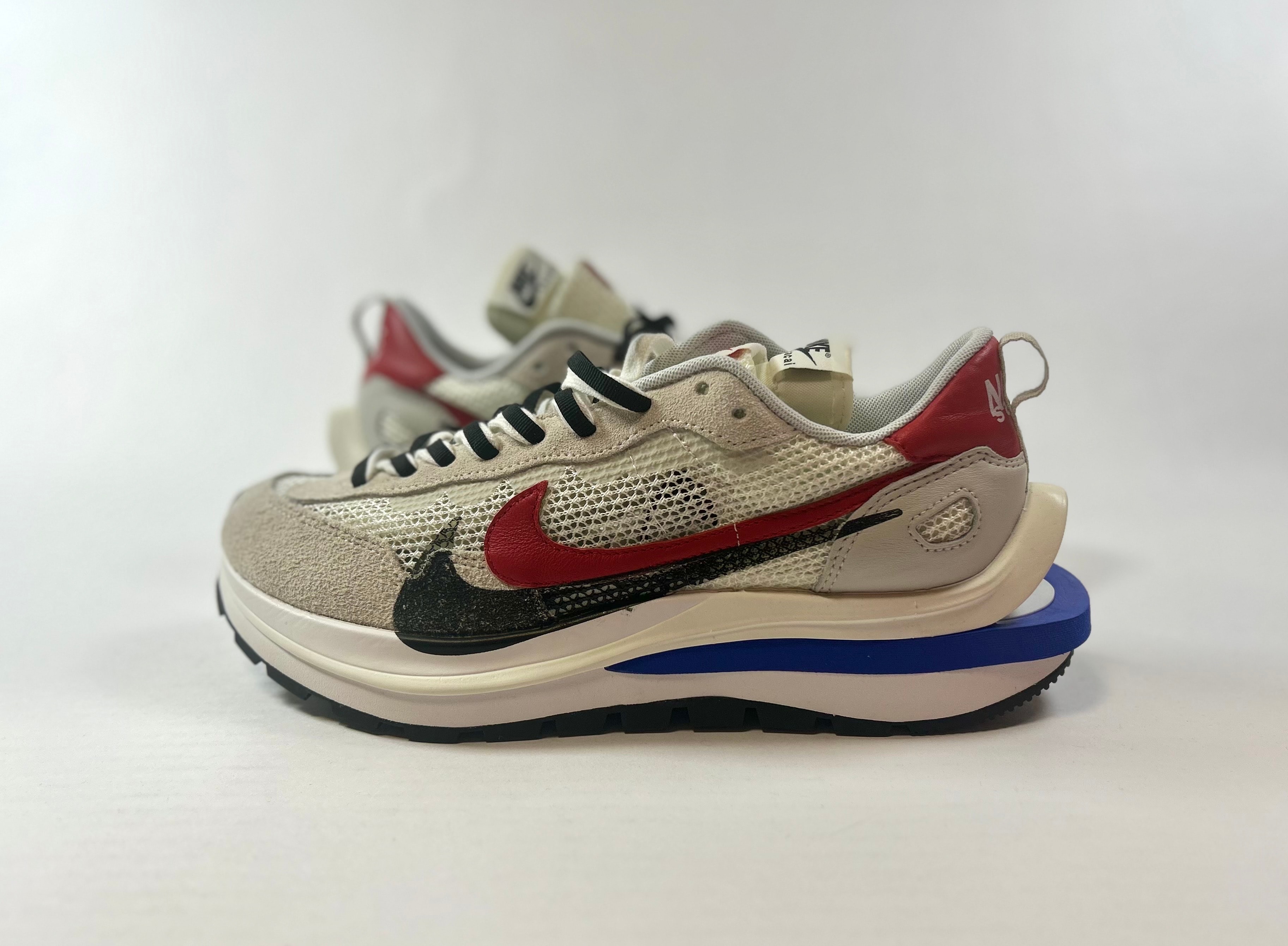 サカイ × ナイキ ヴェイパー ワッフル "ロイヤルフューシャ"