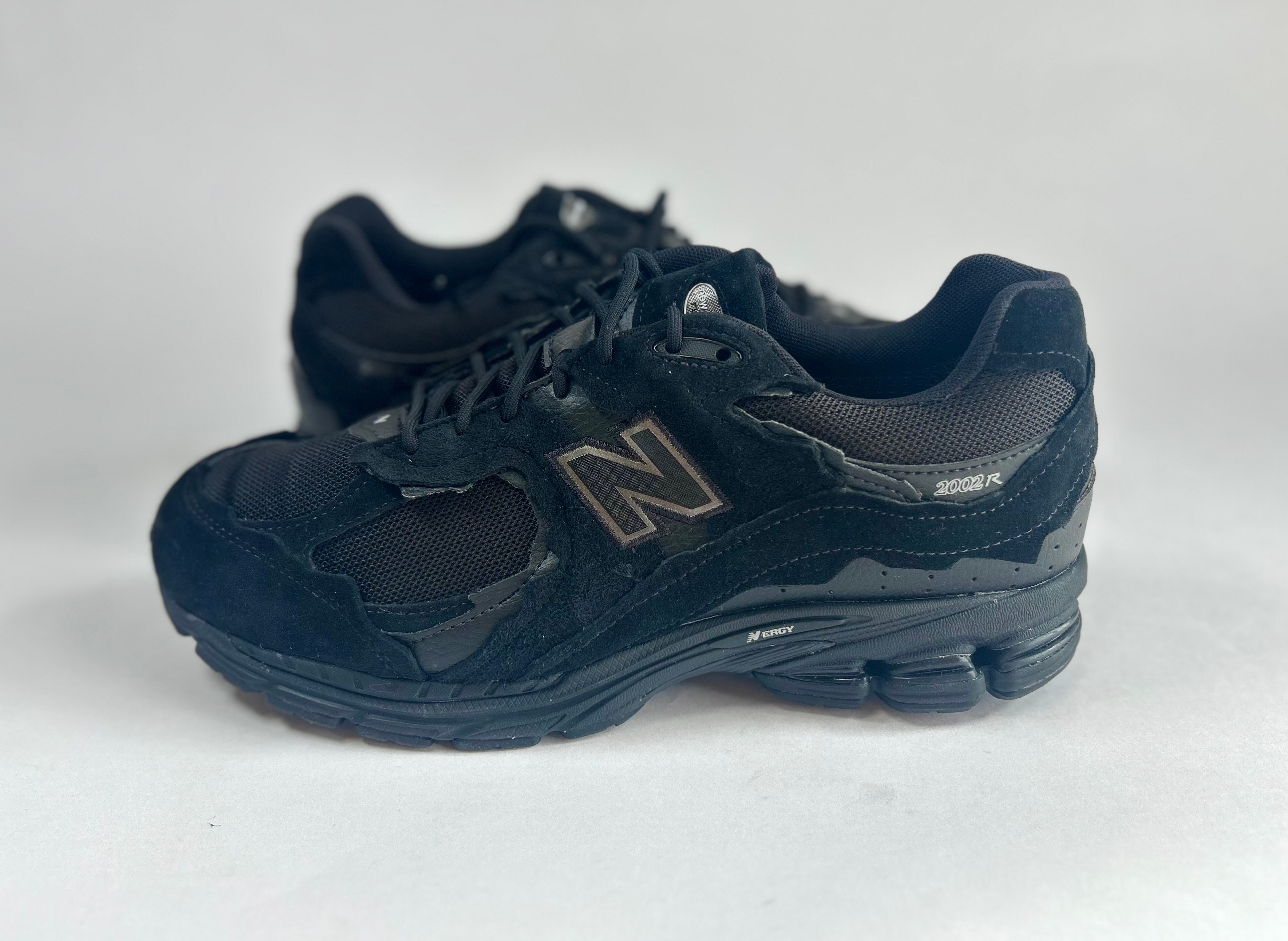 New Balance 2002R GORE-TEX "Black/Black Metallic"
