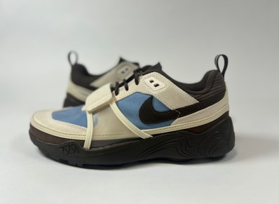 Travis Scott × Nike Zoom Field Jaxx "Pale Ivory and Leche Blue"