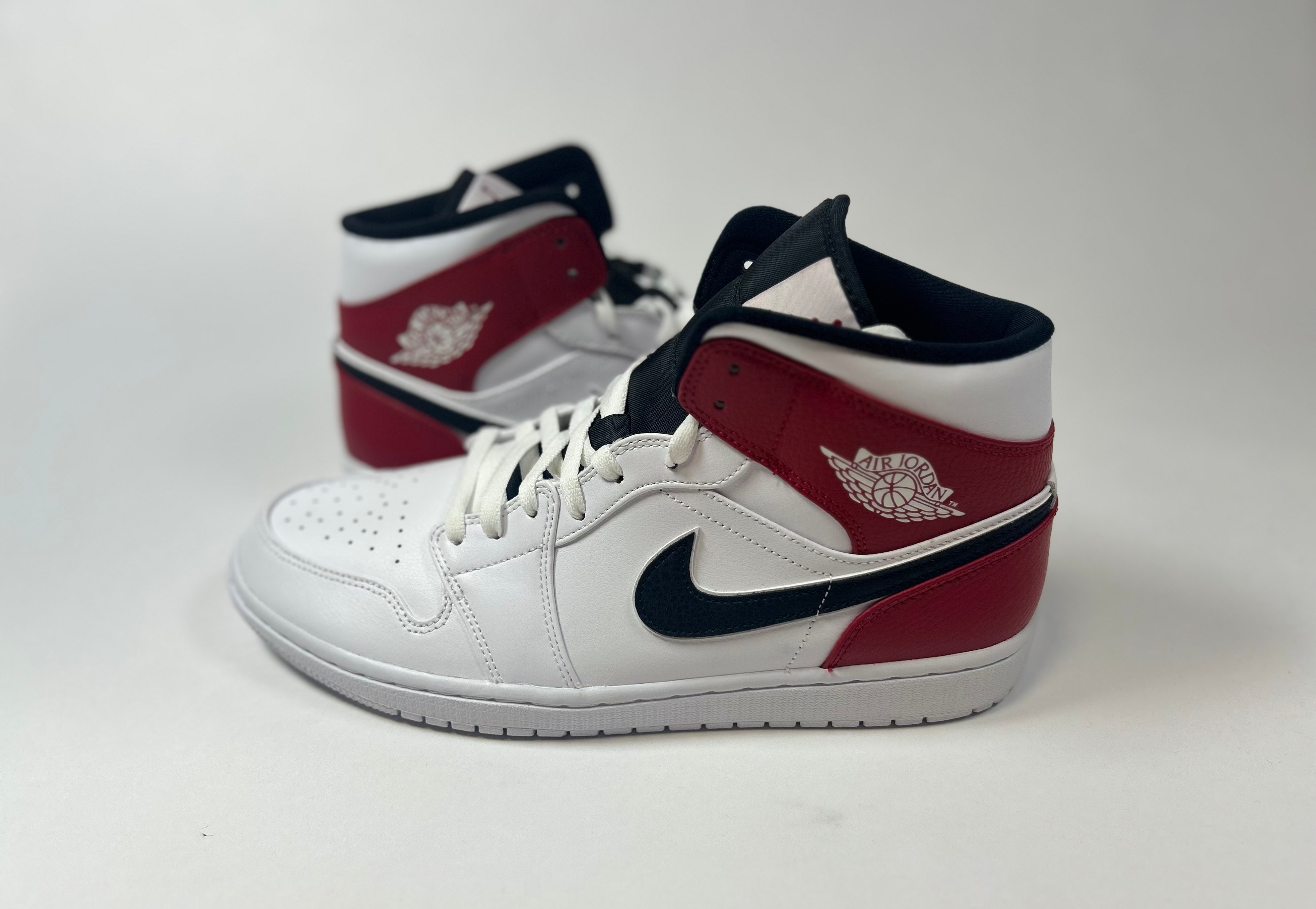 Nike Air Jordan 1 Mid "White/Black/Gym Red"