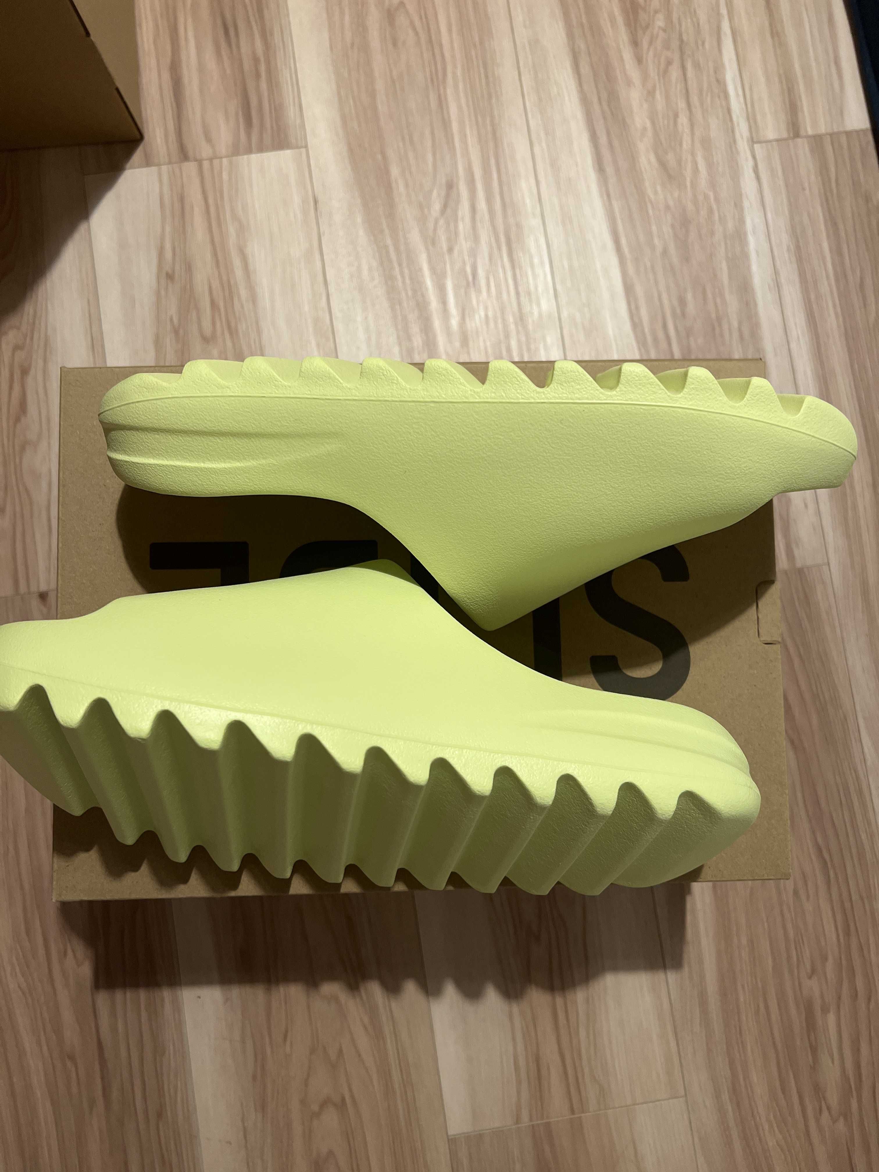 adidas YEEZY Slide "Glow Green"