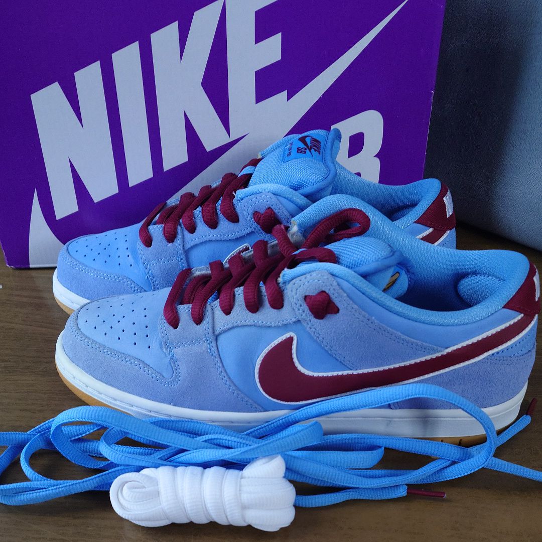 Nike SB Dunk Low Pro "Philadelphia Phillies/Valor Blue and Team Maroon"
