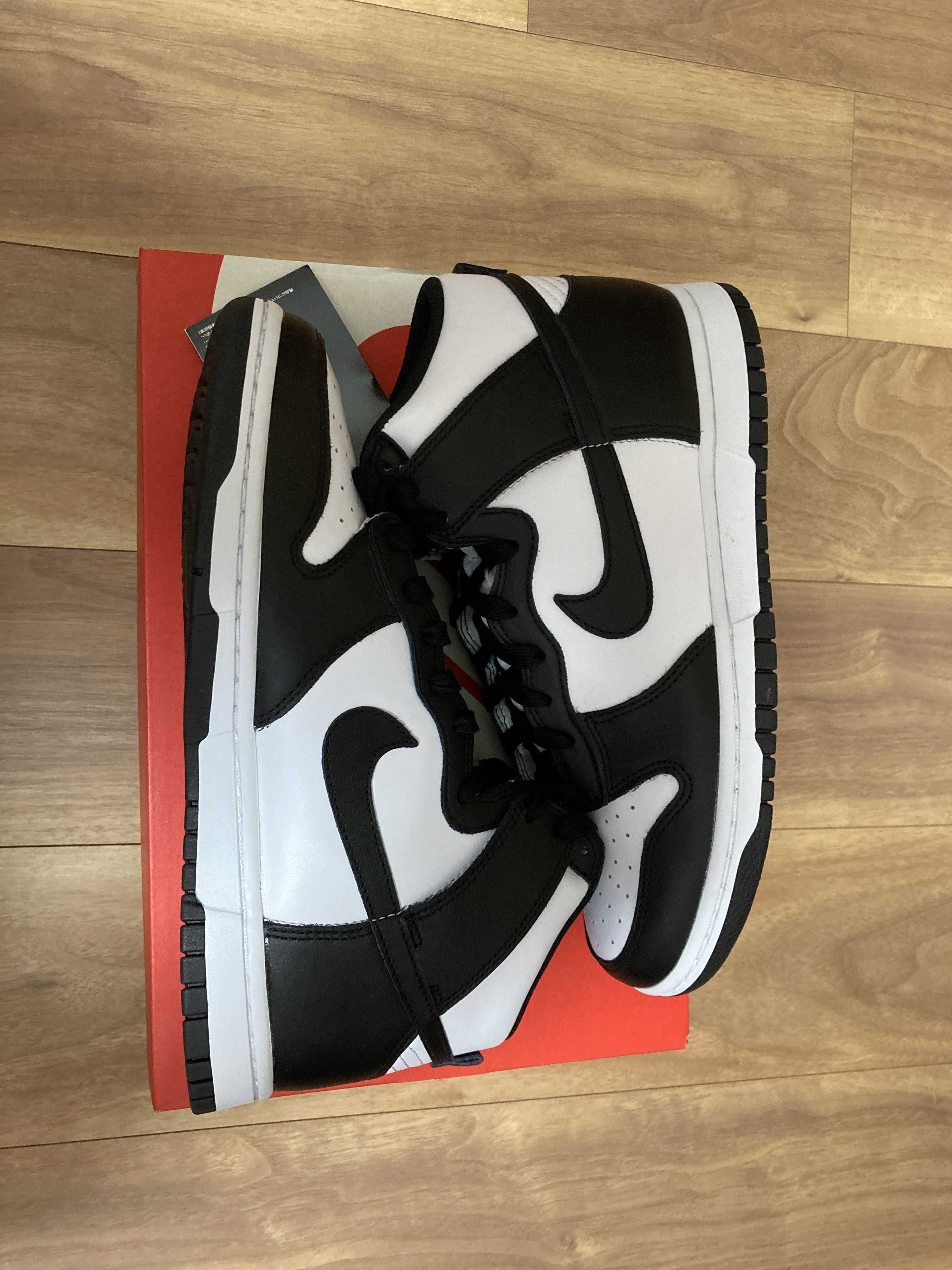 Nike Dunk High "Black and White"