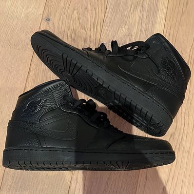 Nike Air Jordan 1 Mid "Triple Black"
