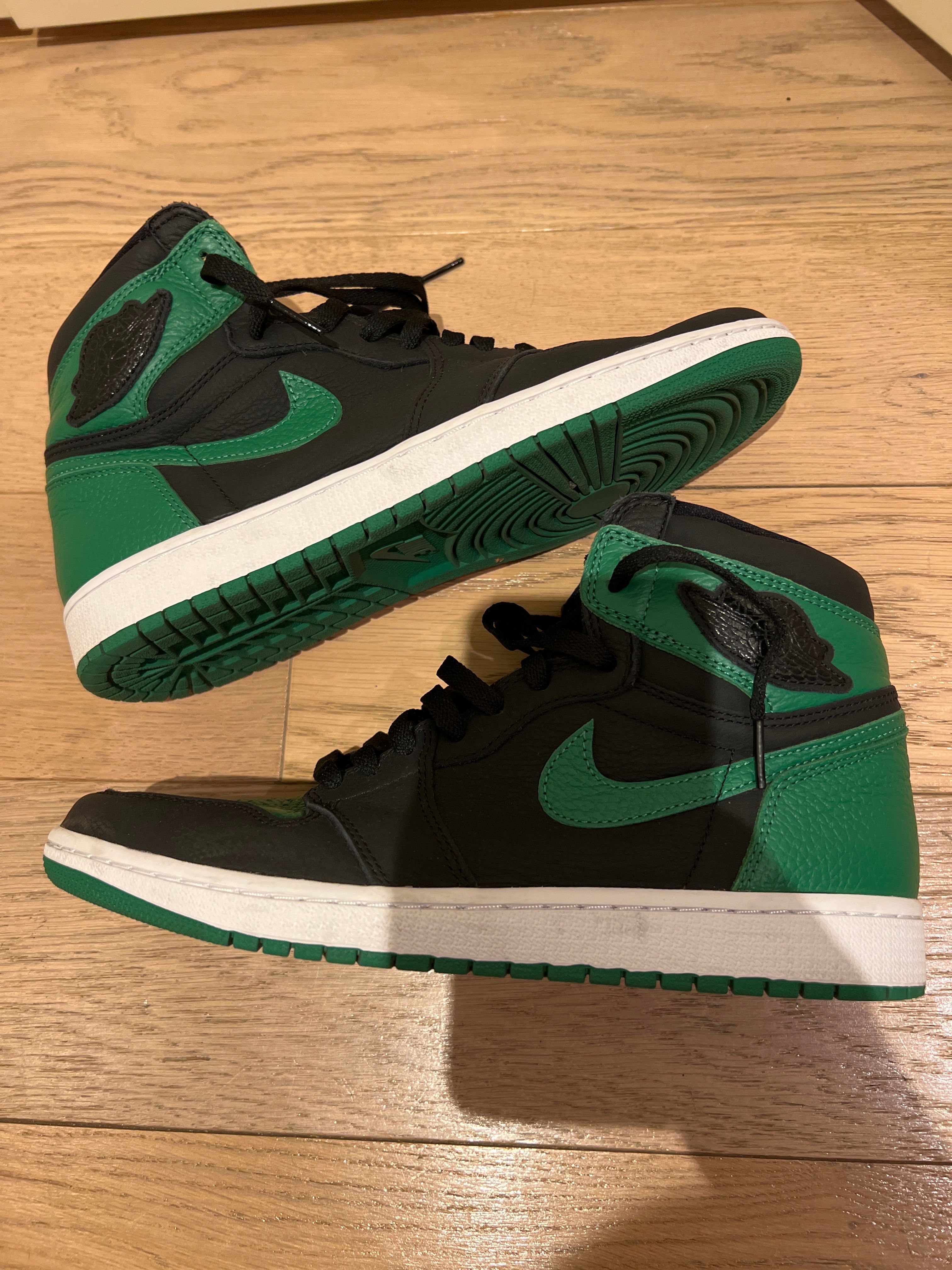 Nike Air Jordan 1 Retro High OG "Black/Pine Green" (2020)