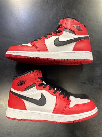 Nike GS Air Jordan 1 Retro "Chicago" (2013)