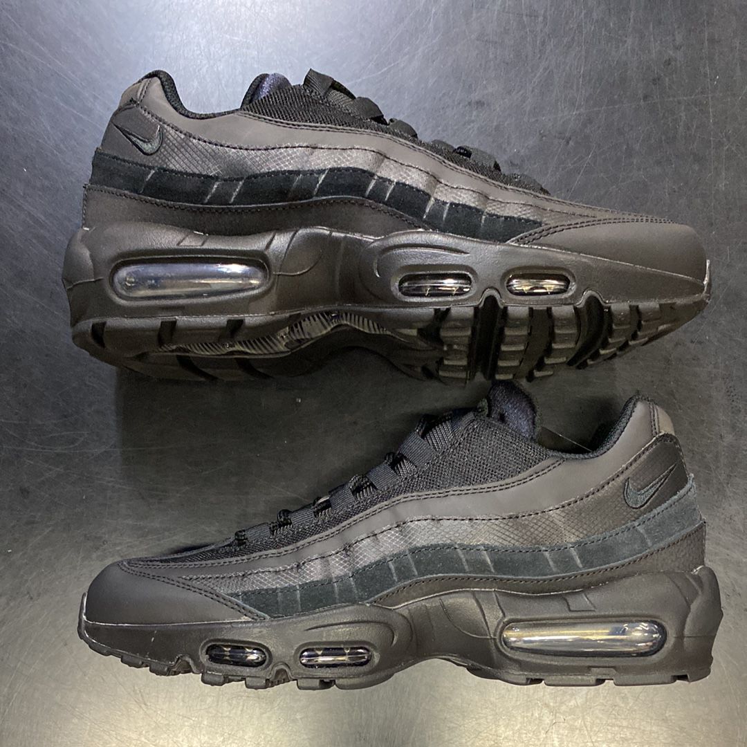 Nike Air Max 95 Essential "Black/Dark Grey/Black"