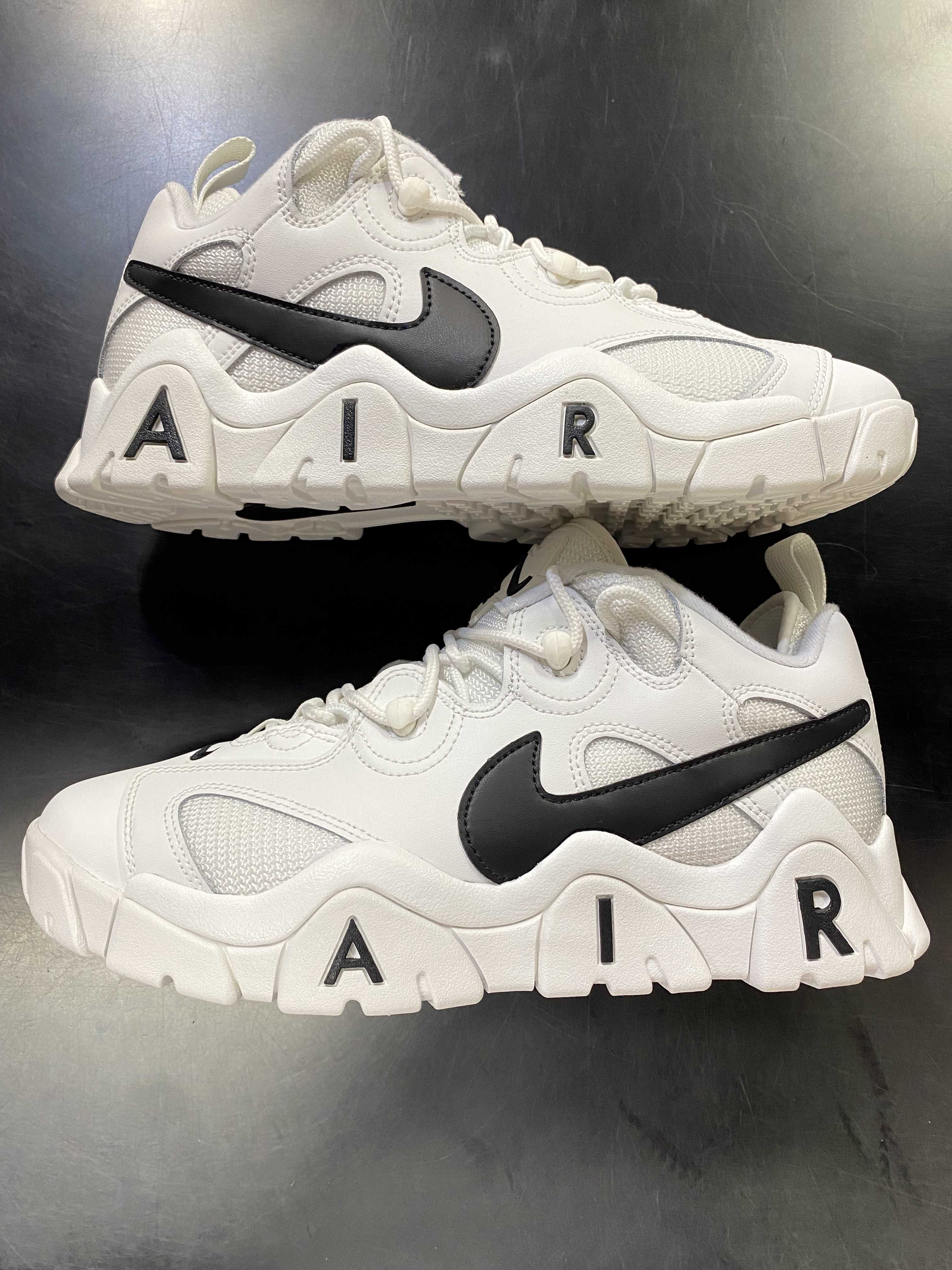 NIKE AIR BARRAGE LOW "WHITE/BLACK"