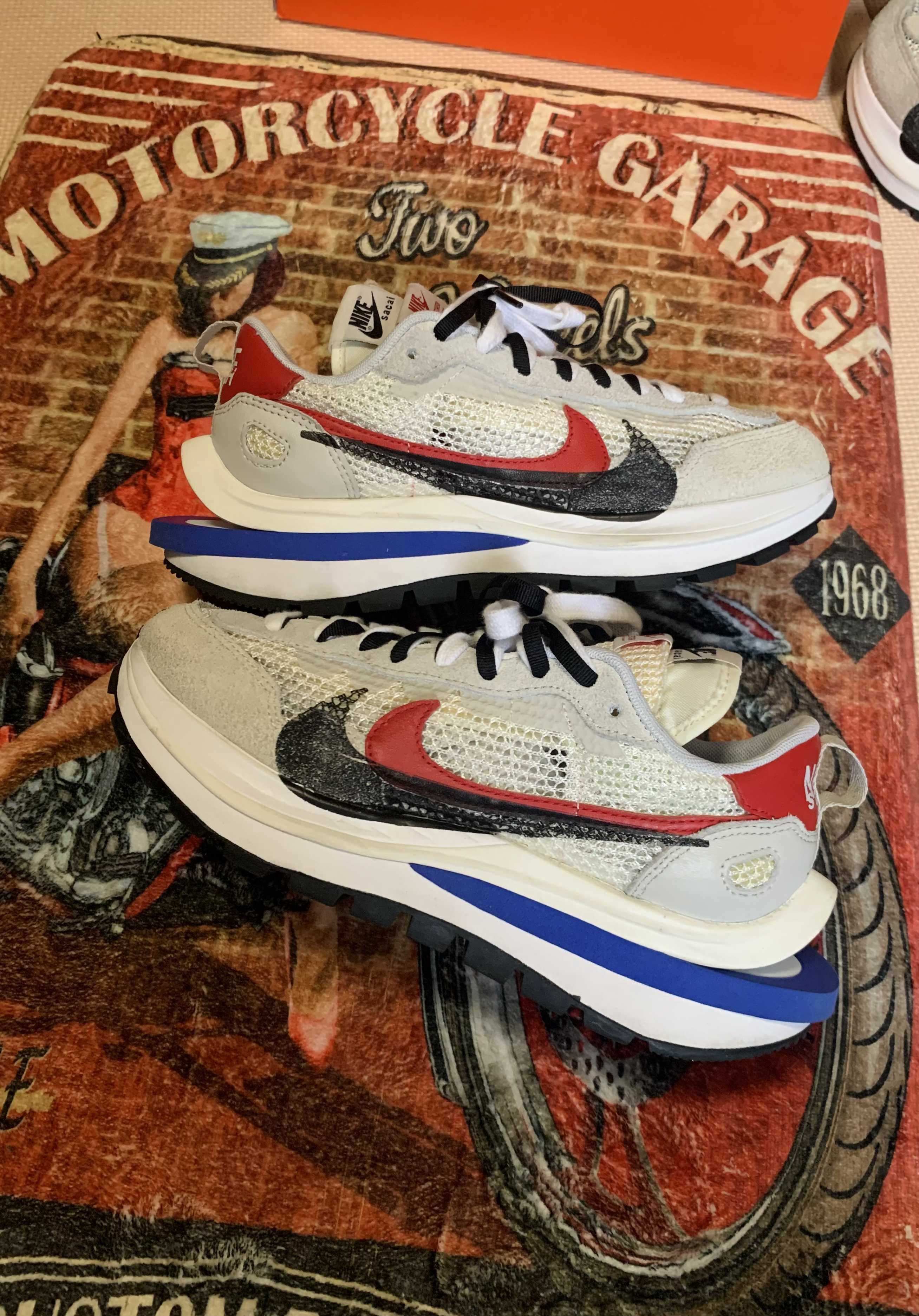 sacai × Nike Vapor Waffle "Royal Fuchsia"