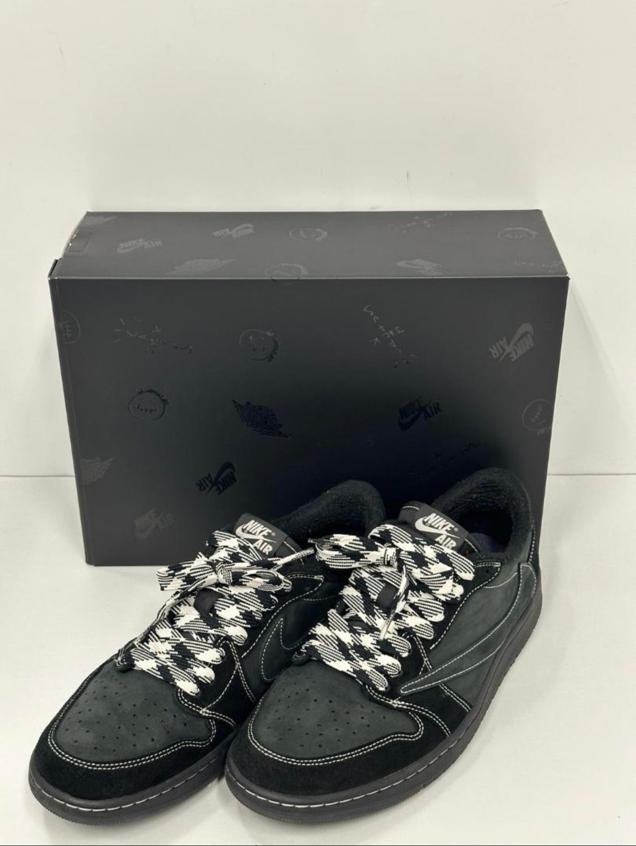 Travis Scott × Nike Air Jordan 1 Low OG SP "Black Phantom"