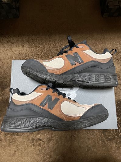 The Basement × New Balance 2002R "Earth Brown"