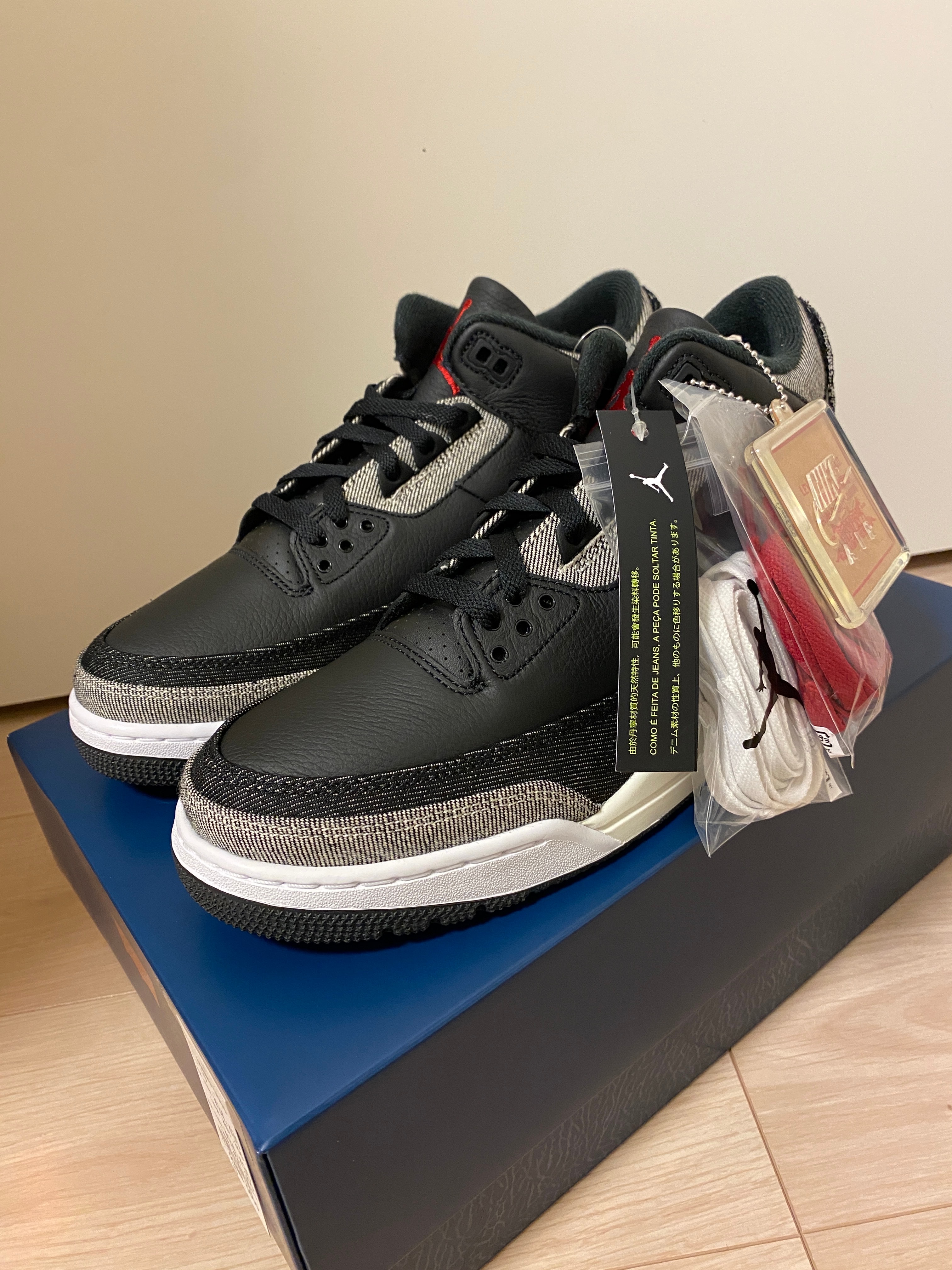 Levi's × Nike Air Jordan 3 Retro SP "Black and White" (LEVI'S Tab)