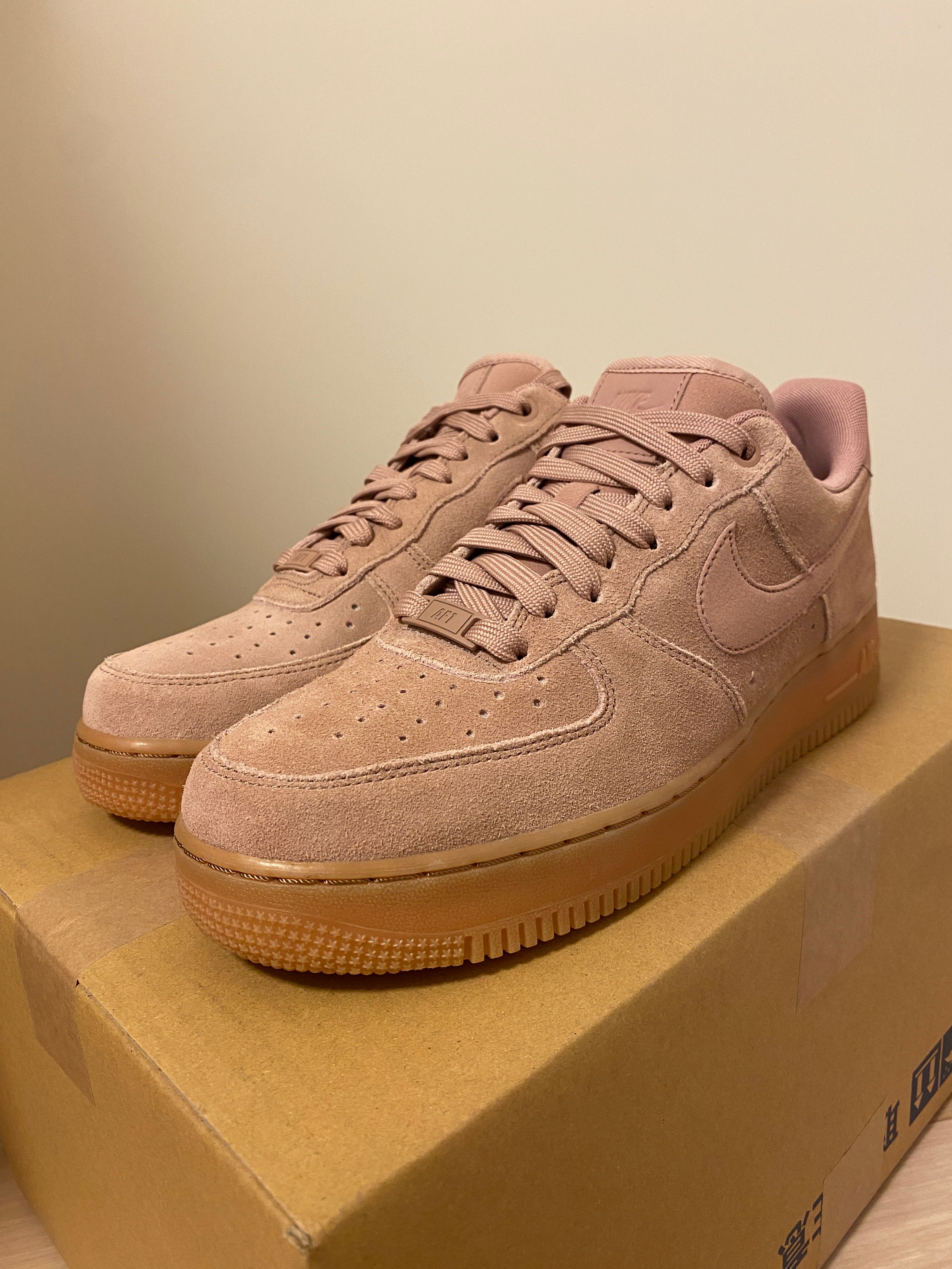 NIKE AIR FORCE 1 LOW PARTICLE PINK GUM