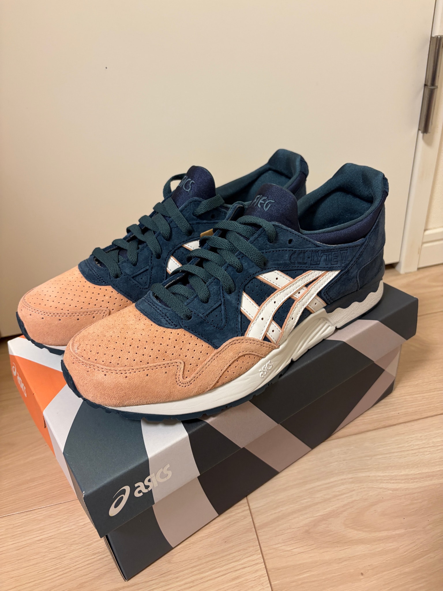 KITH 10TH × Asics Gel-Lyte 5 "Salmon Toe"