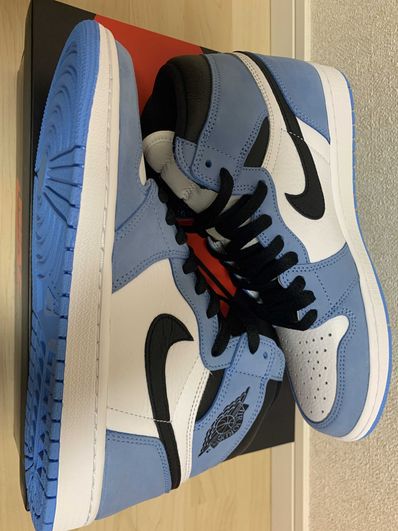 Nike Air Jordan 1 High OG "University Blue"